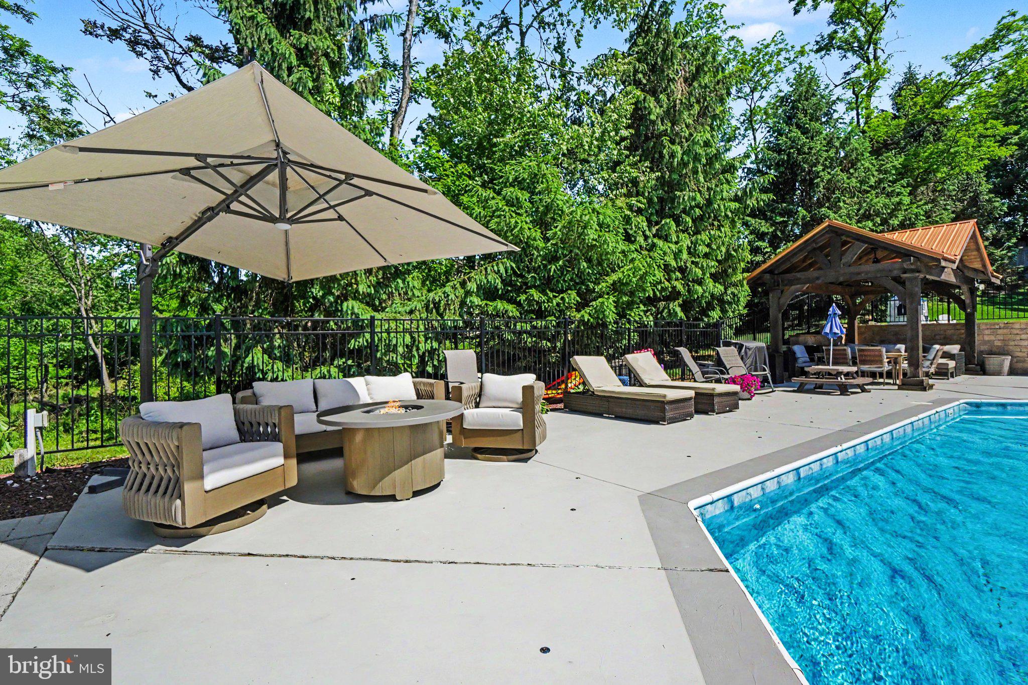 FOREST HILLS - Residential