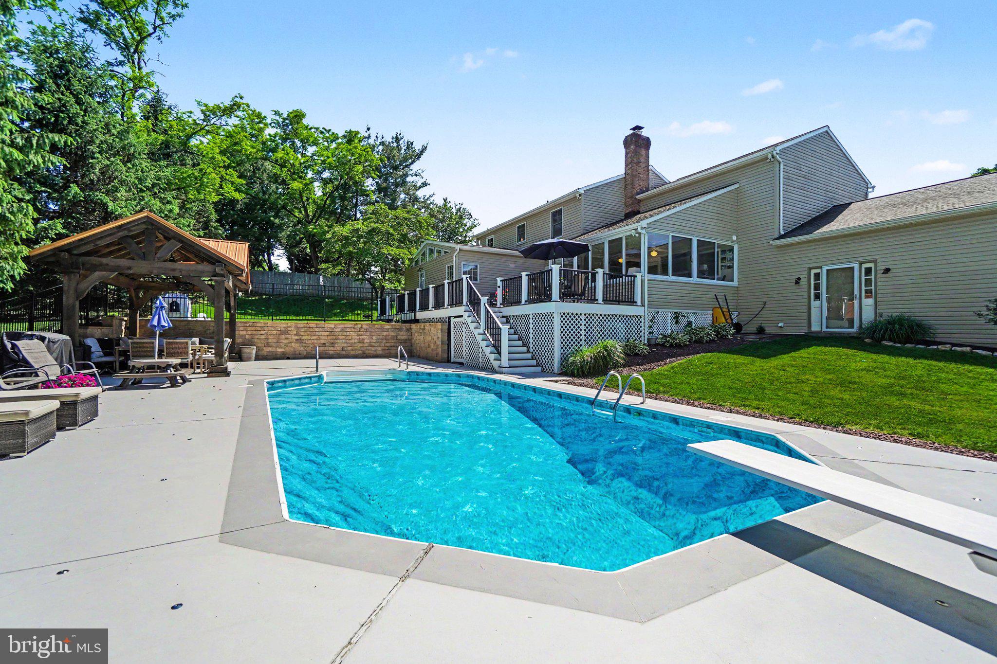FOREST HILLS - Residential