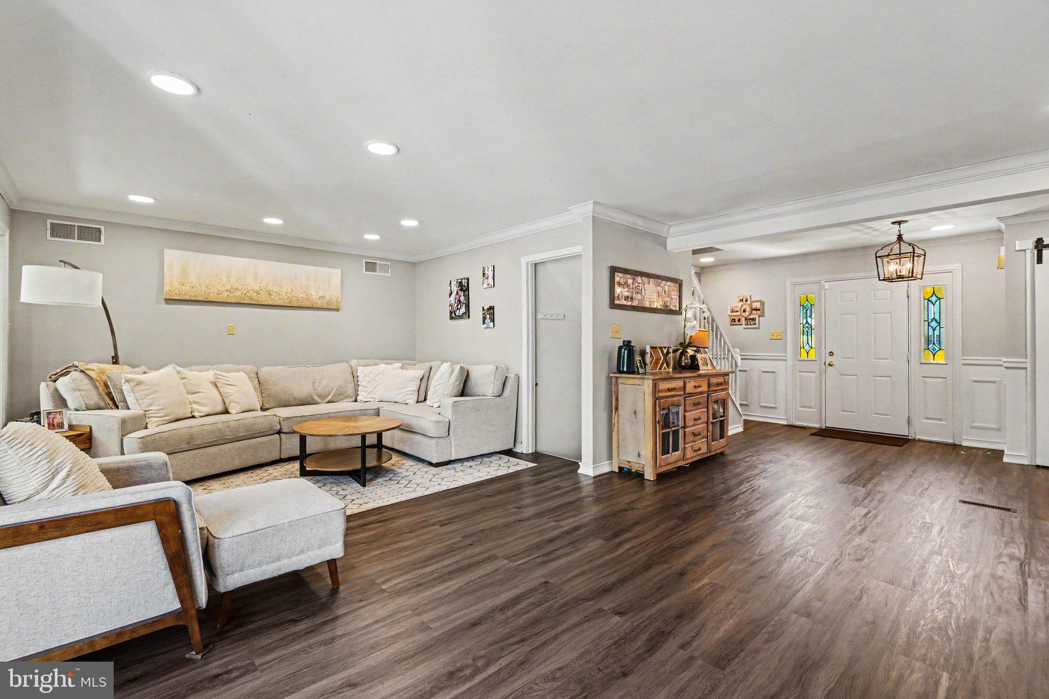 FOREST HILLS - Residential