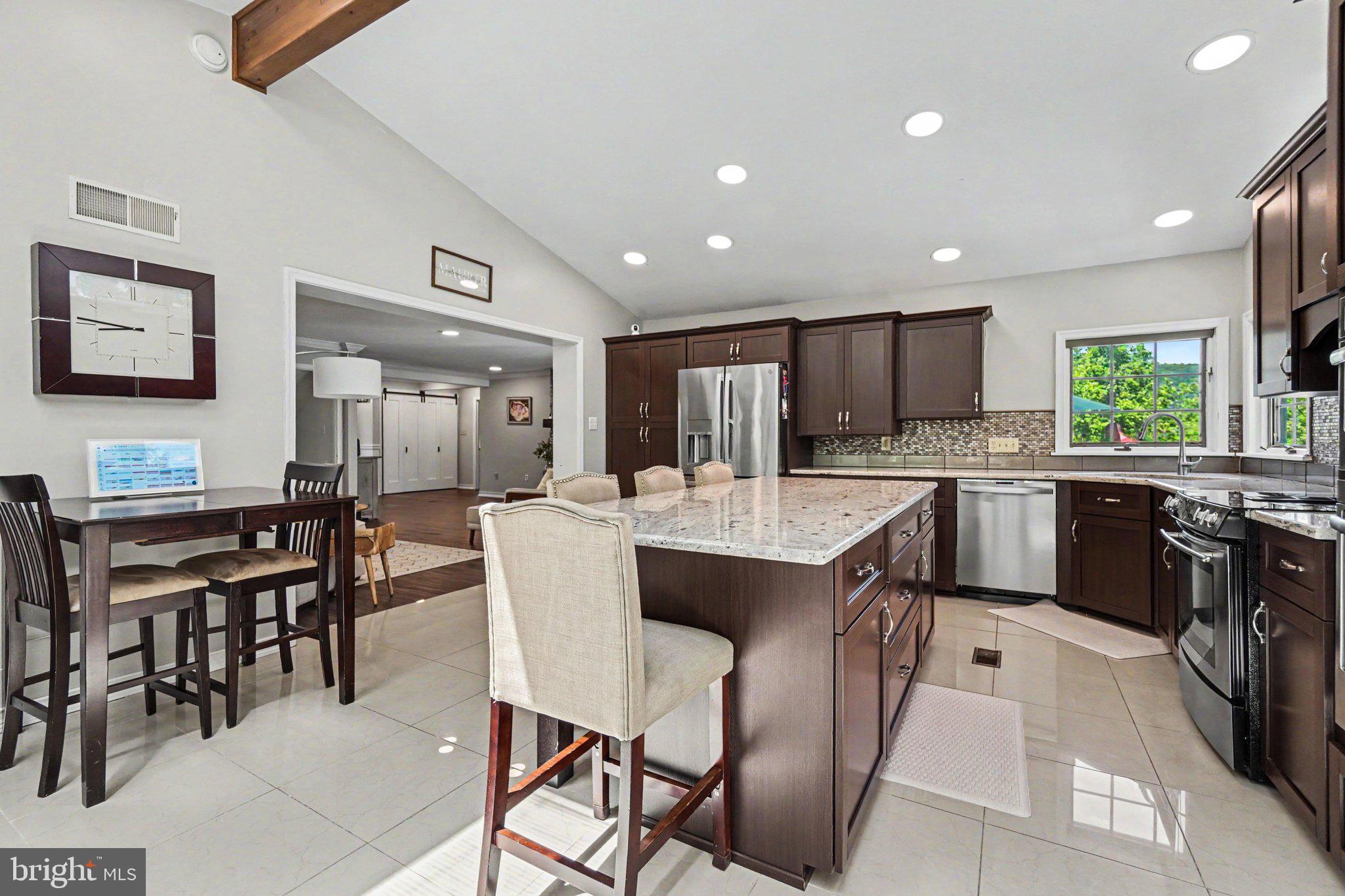 FOREST HILLS - Residential
