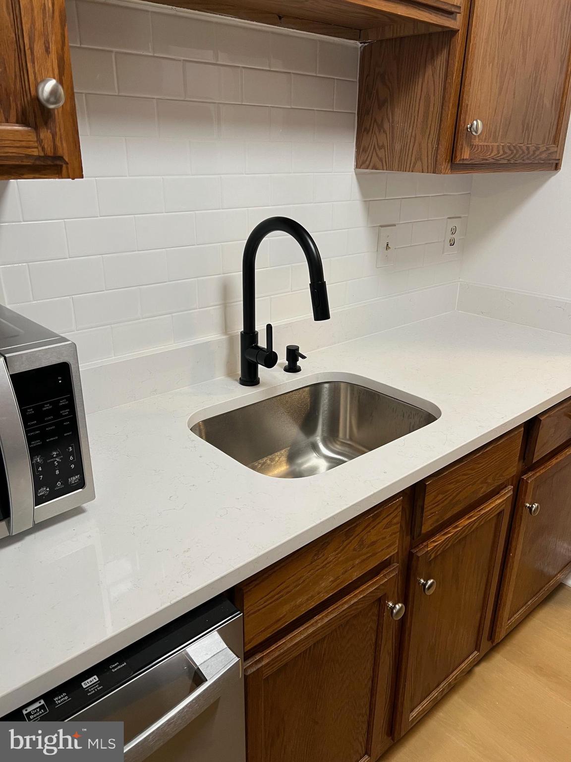 LYNDHURST - Residential Lease