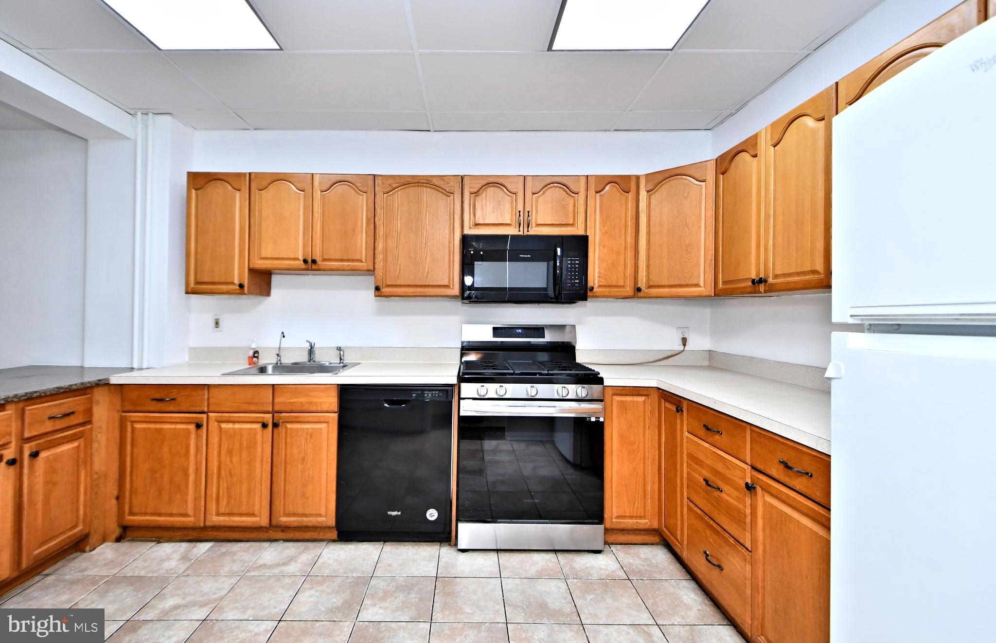 ELKINS PARK - Residential