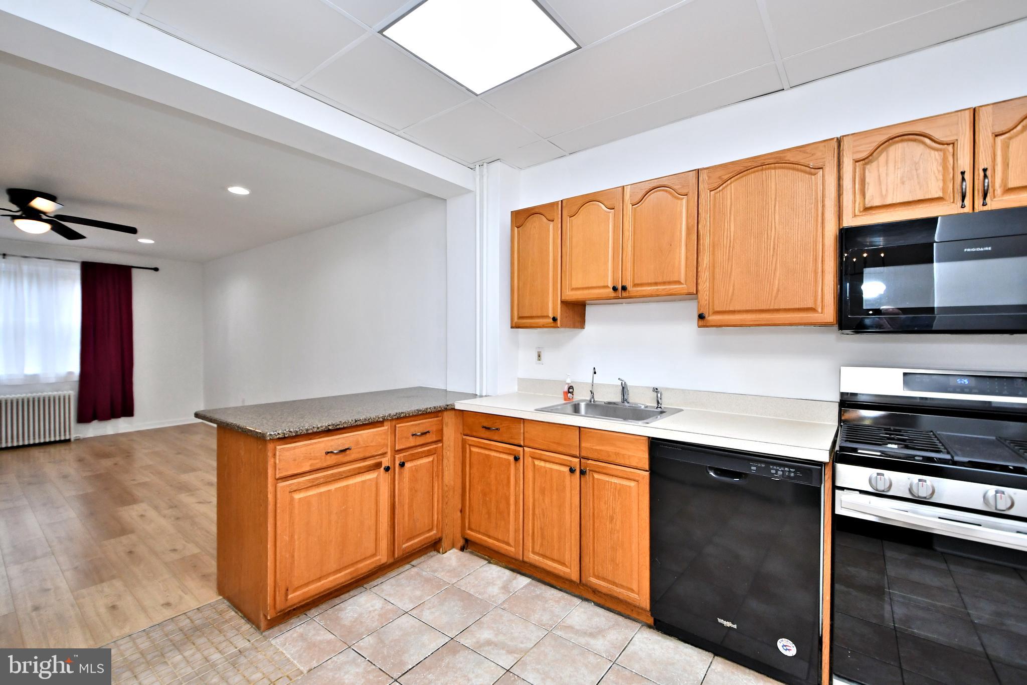 ELKINS PARK - Residential