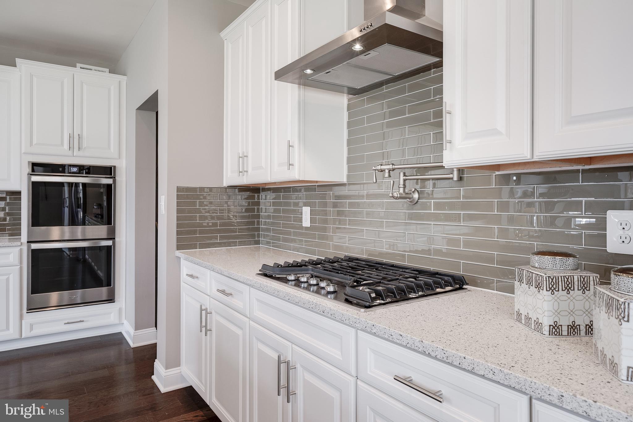 SOUTH TREEVIEW ESTATES - Residential