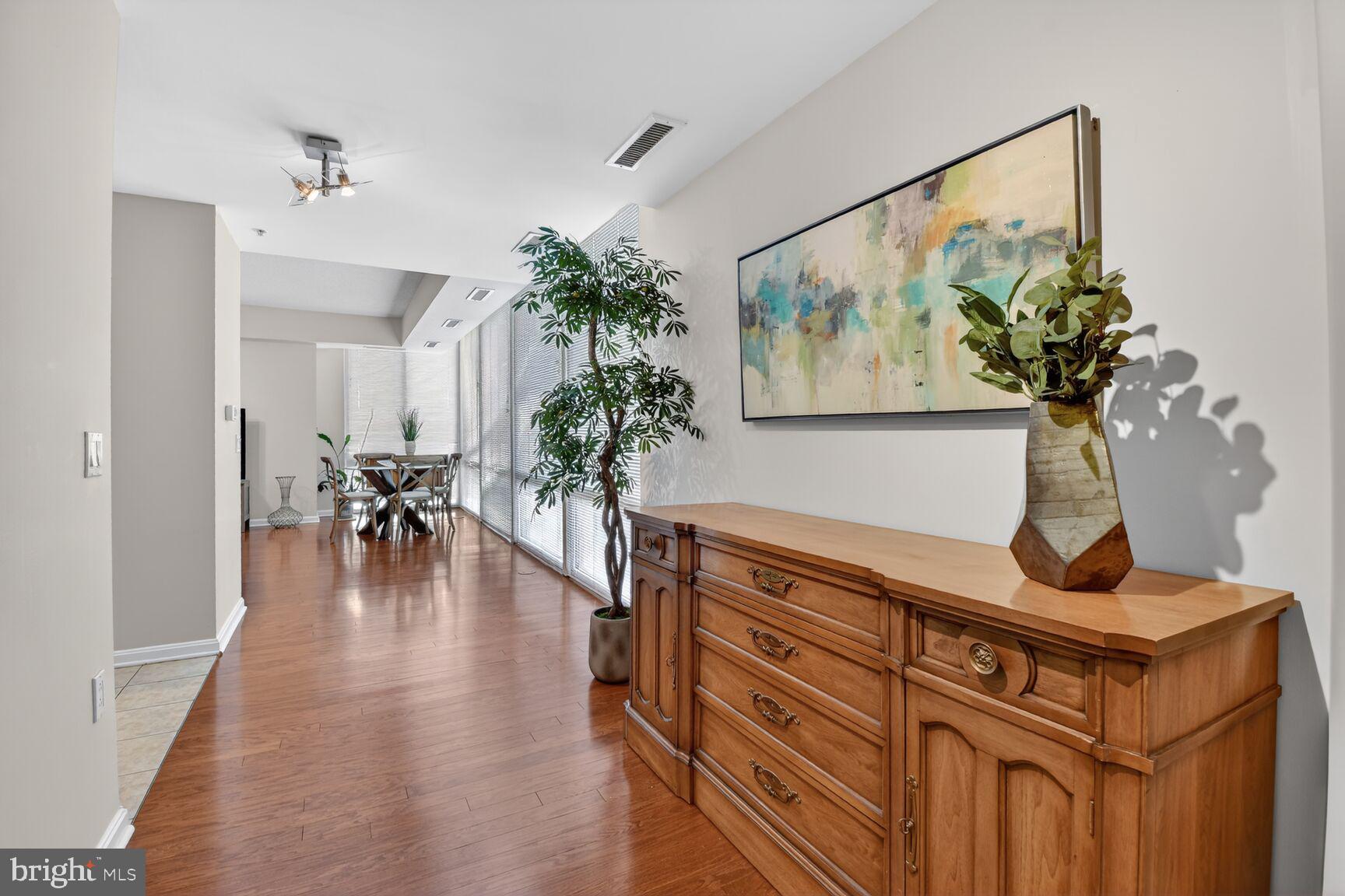 CRESCENT - Residential
