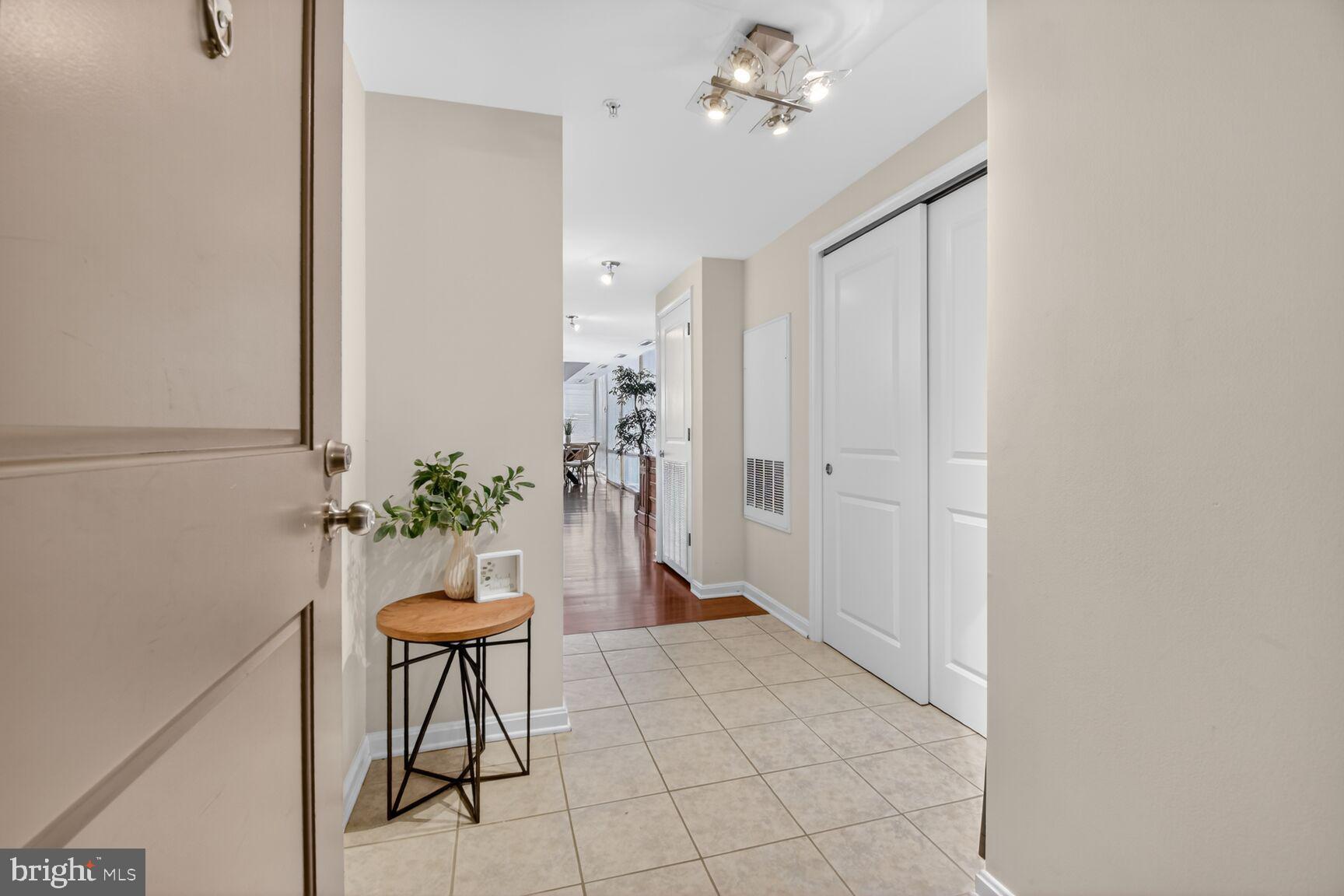 CRESCENT - Residential
