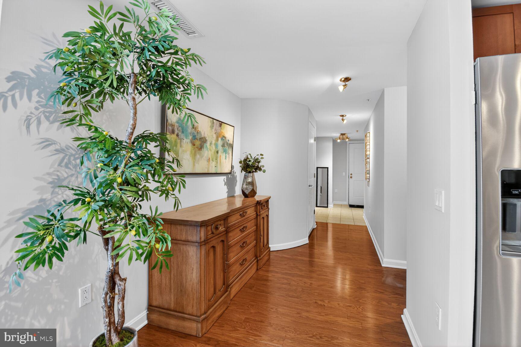 CRESCENT - Residential