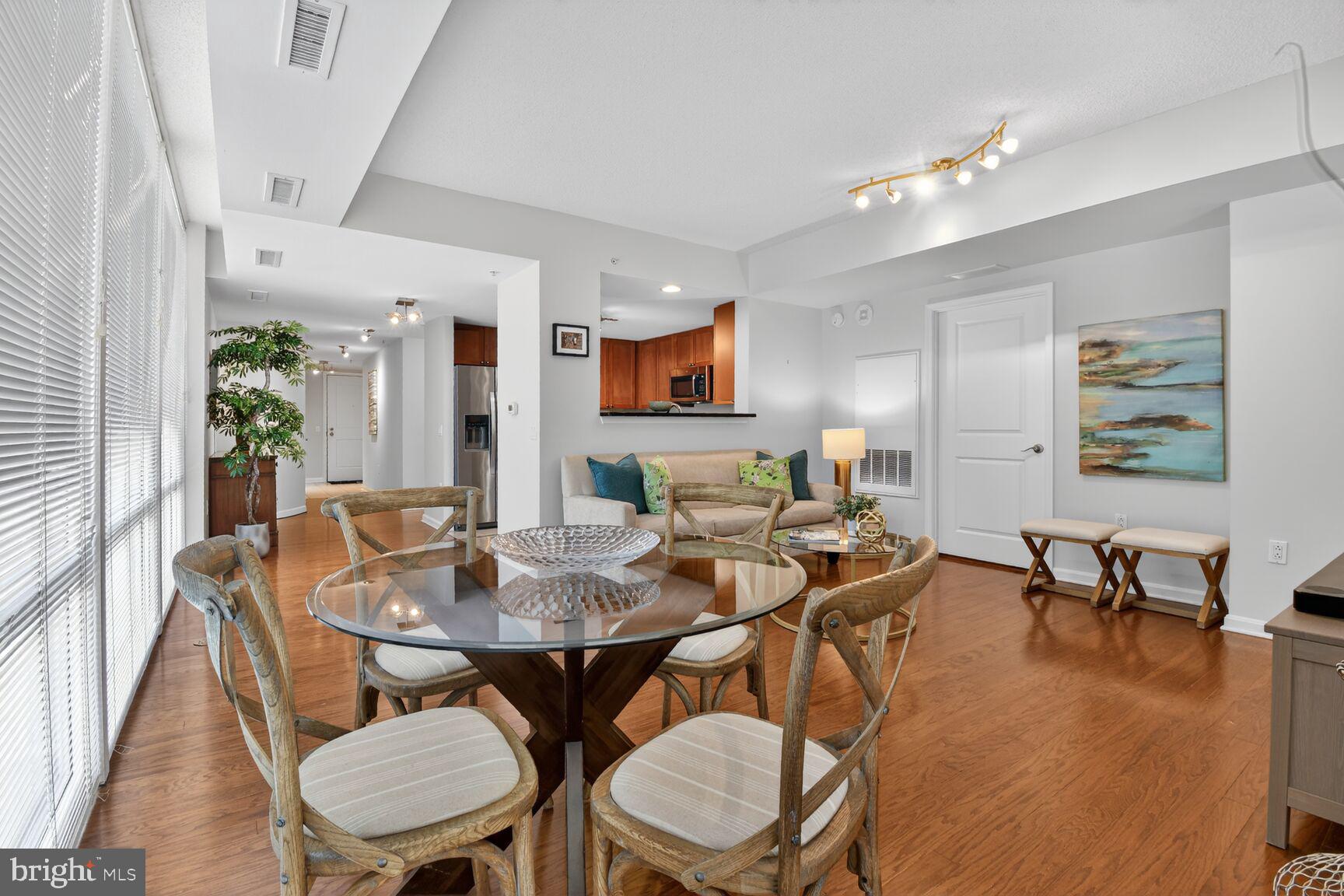 CRESCENT - Residential