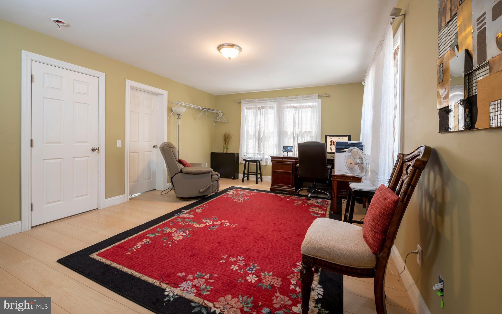 KING OF PRUSSIA - Residential
