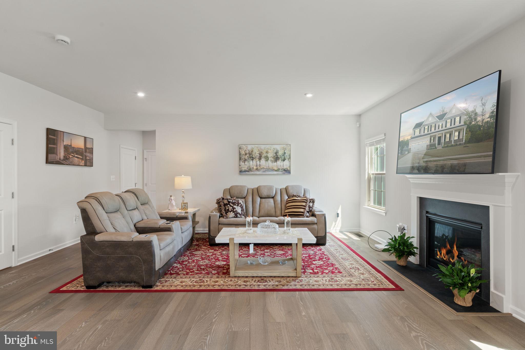 WOODBERRY MANOR - Residential