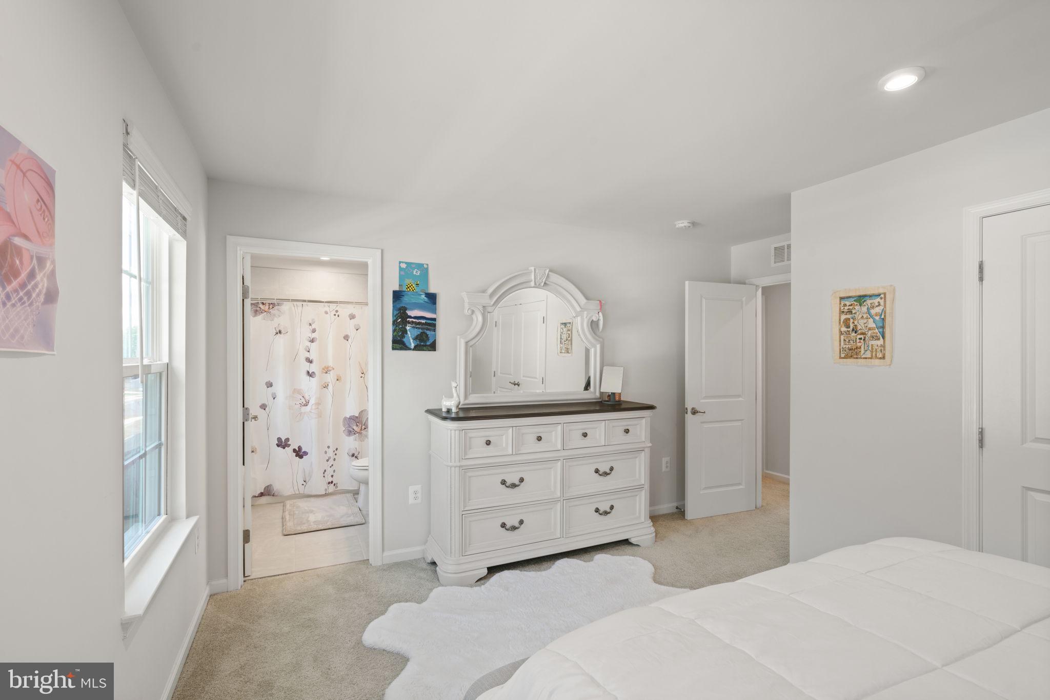 WOODBERRY MANOR - Residential