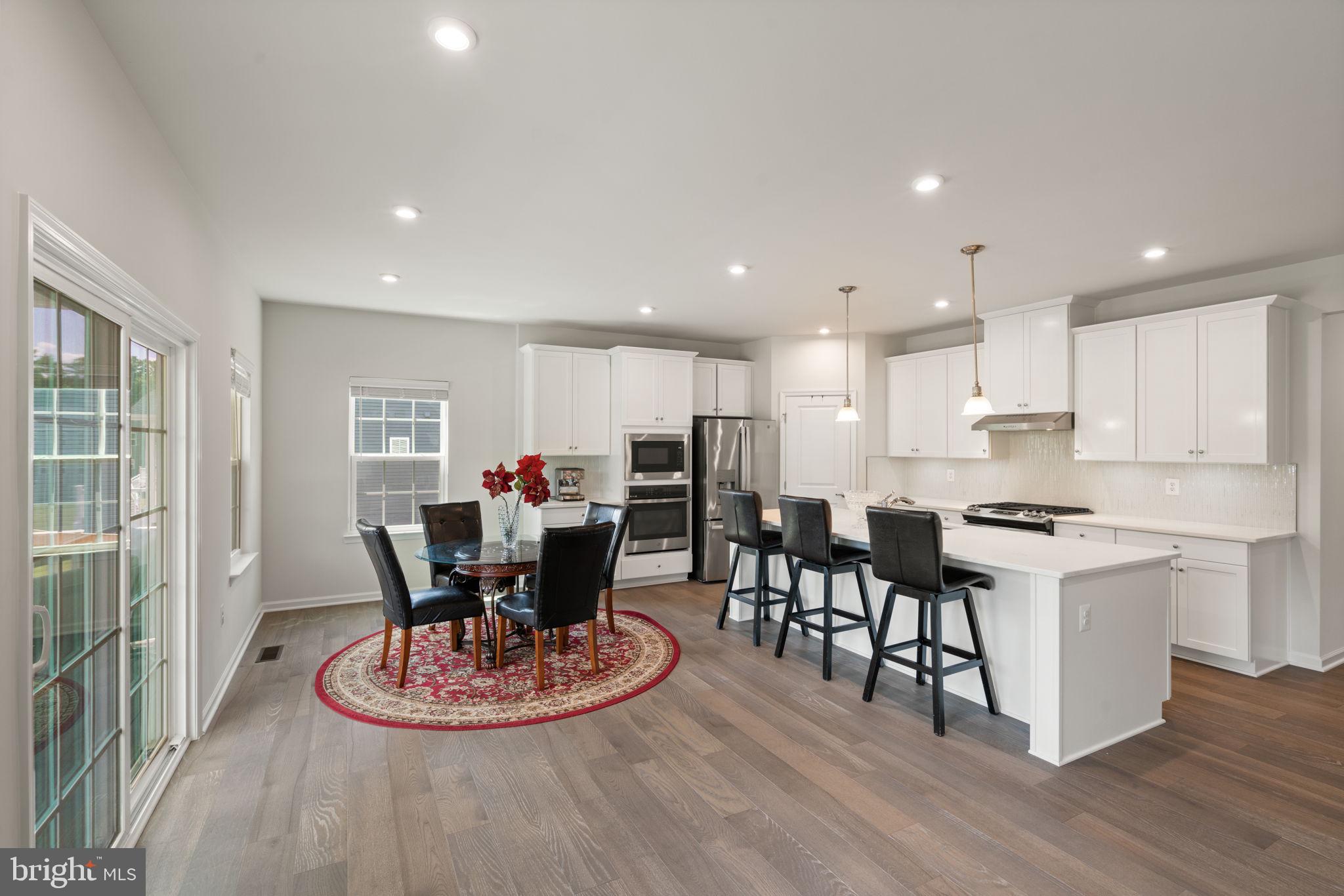 WOODBERRY MANOR - Residential