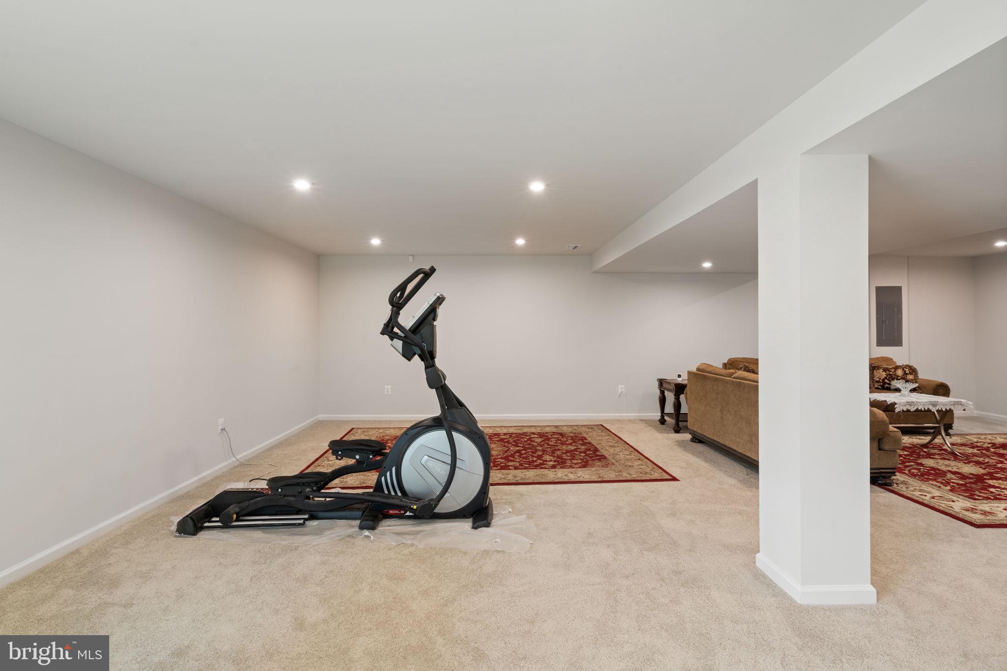WOODBERRY MANOR - Residential
