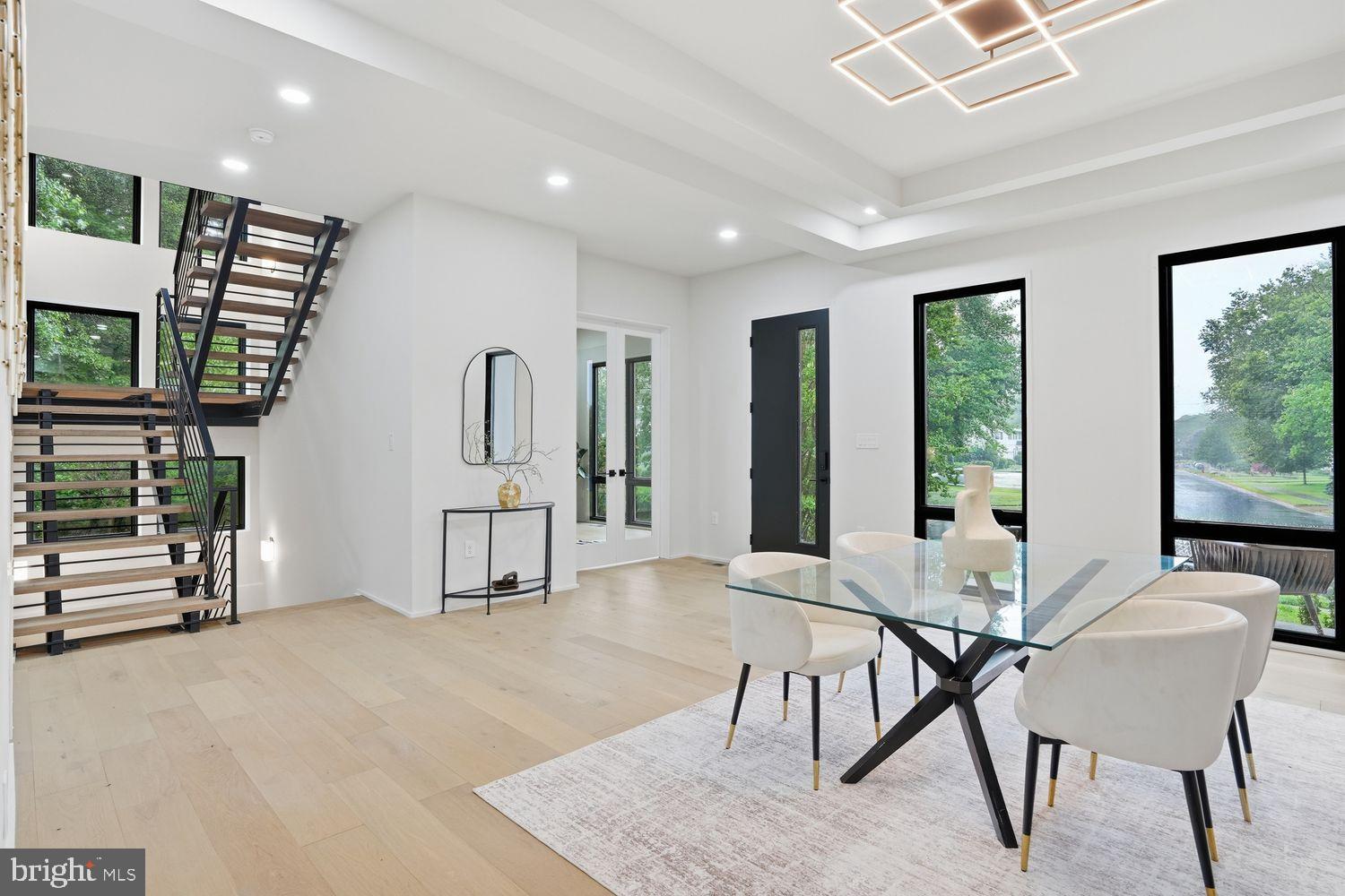 DUNN LORING WOODS - Residential