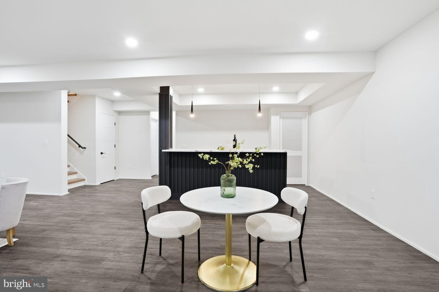 DUNN LORING WOODS - Residential