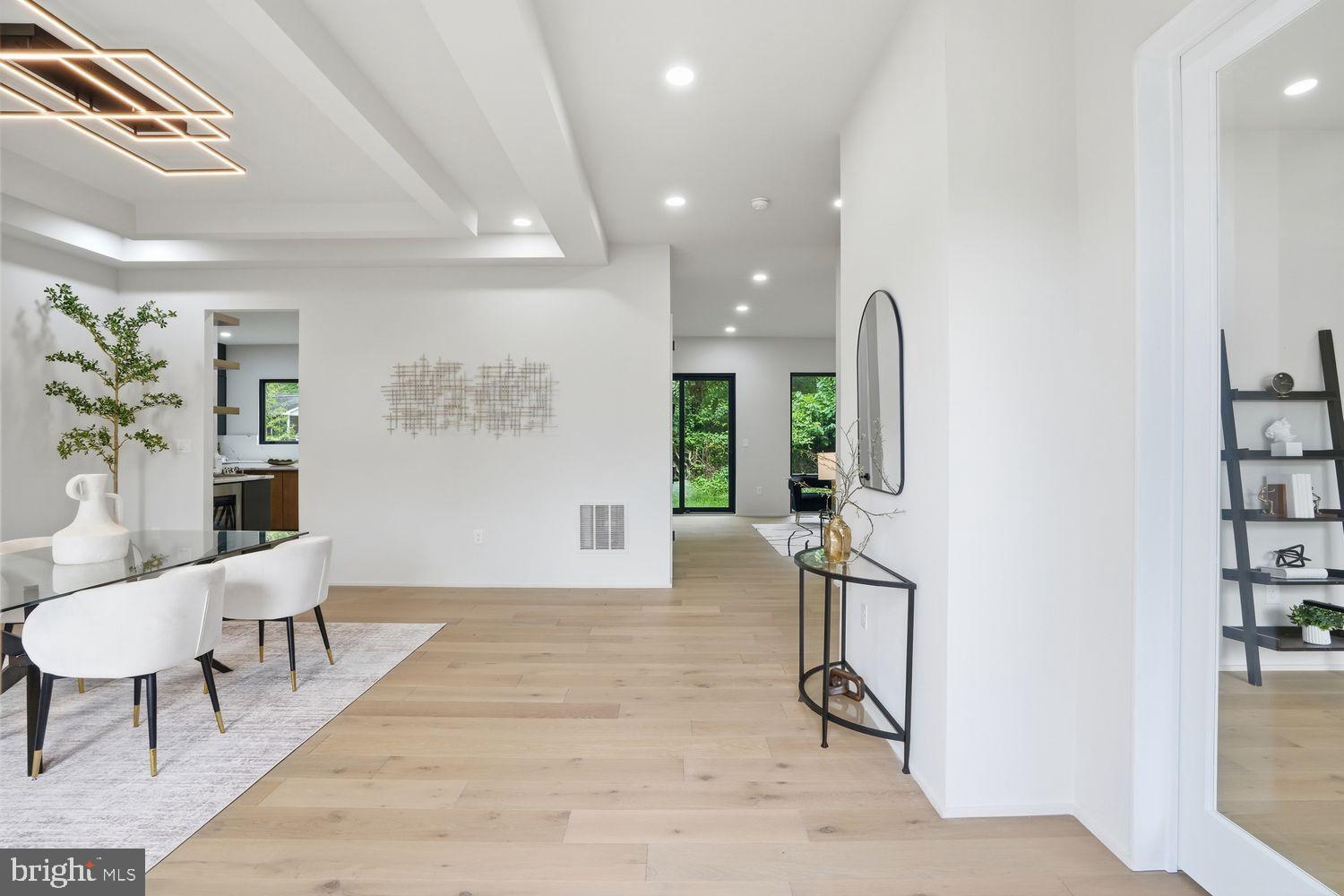 DUNN LORING WOODS - Residential