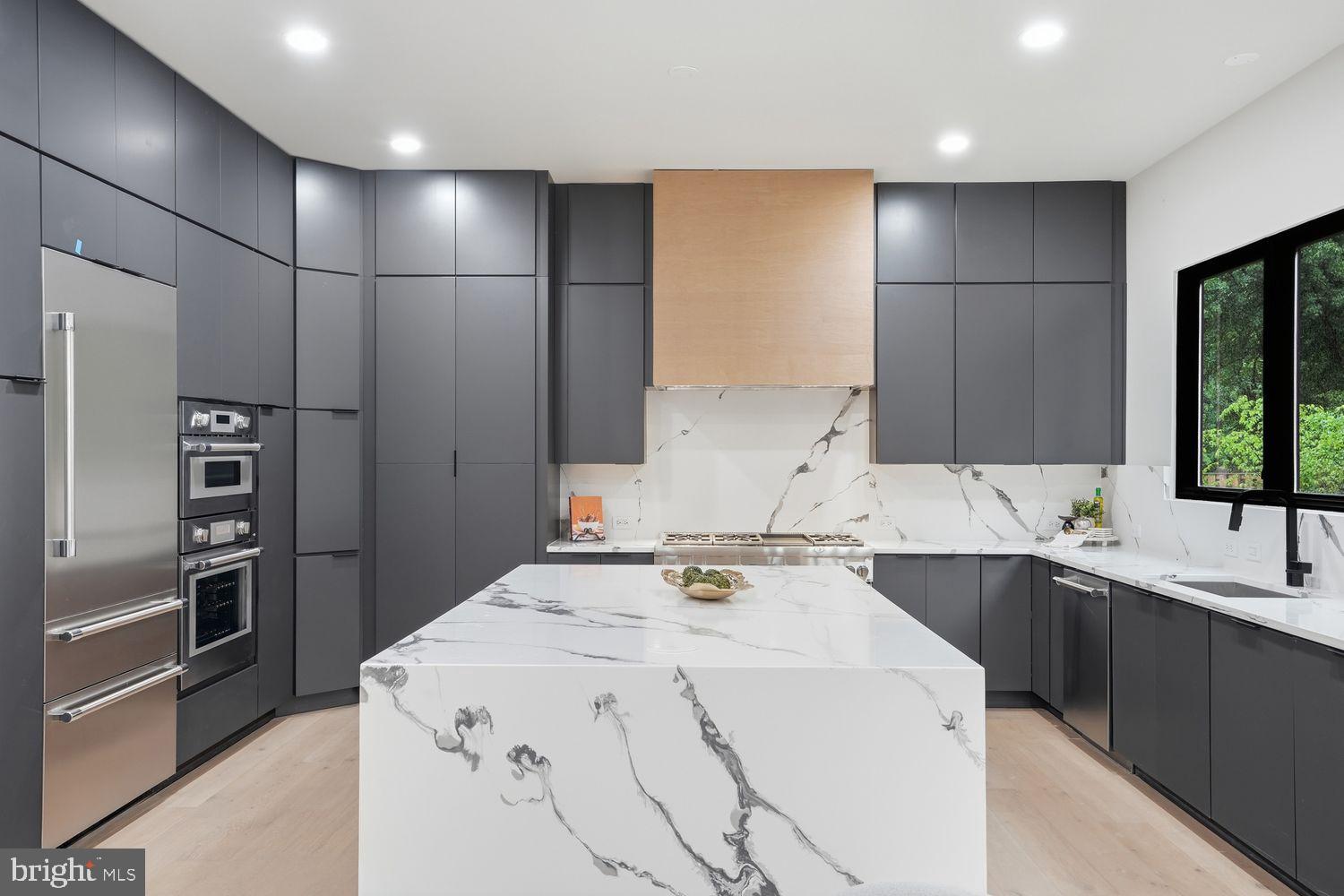 DUNN LORING WOODS - Residential