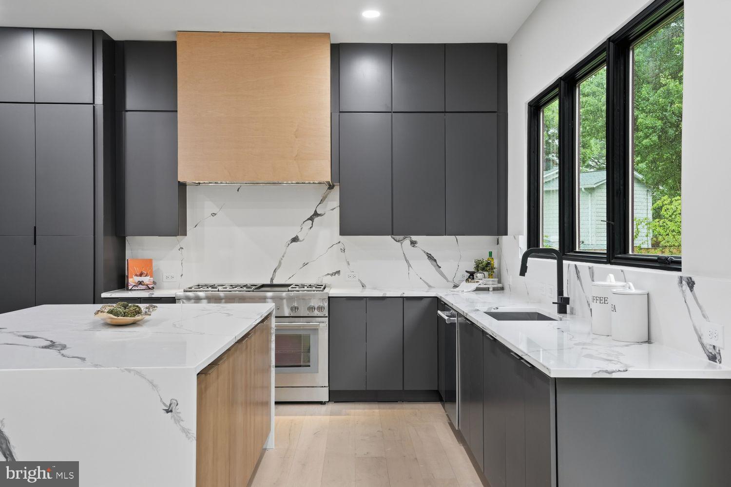 DUNN LORING WOODS - Residential