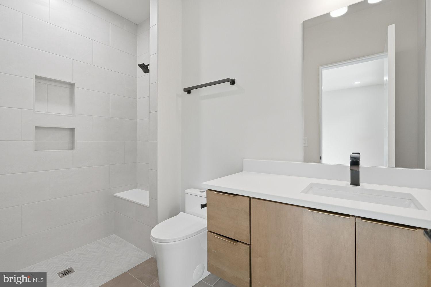 DUNN LORING WOODS - Residential
