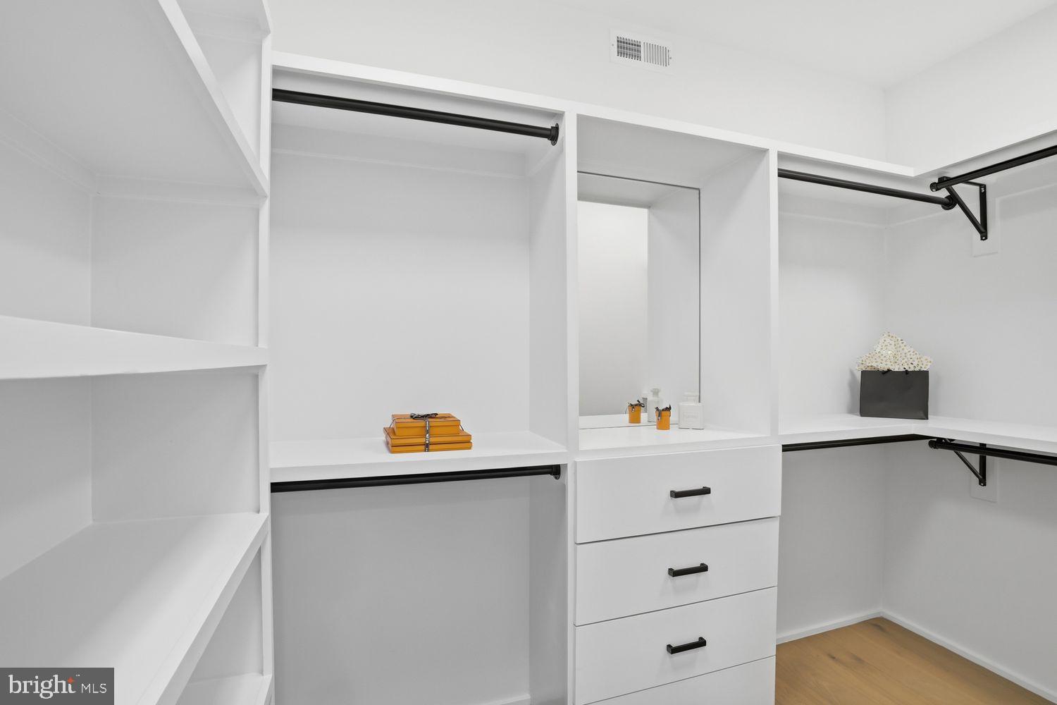 DUNN LORING WOODS - Residential
