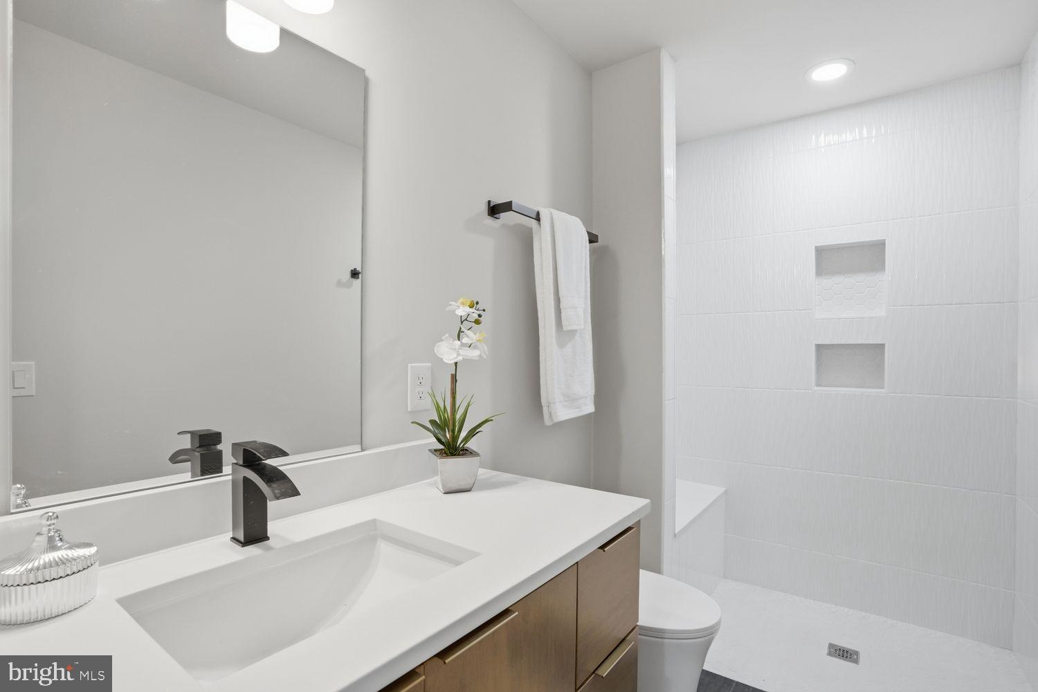 DUNN LORING WOODS - Residential