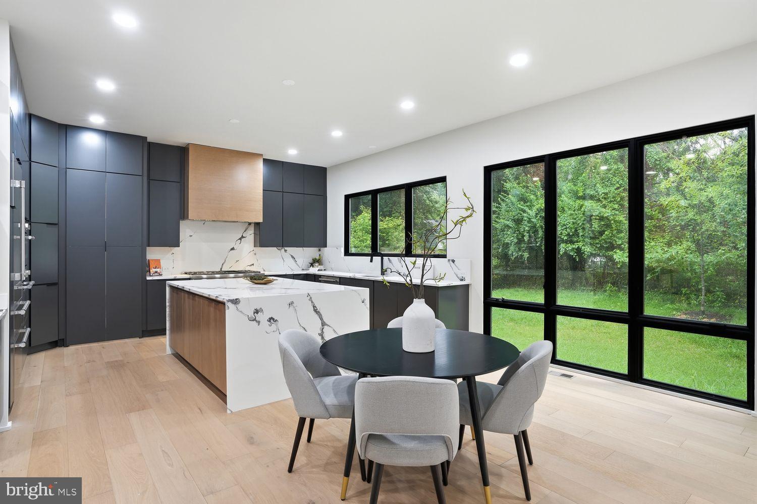 DUNN LORING WOODS - Residential