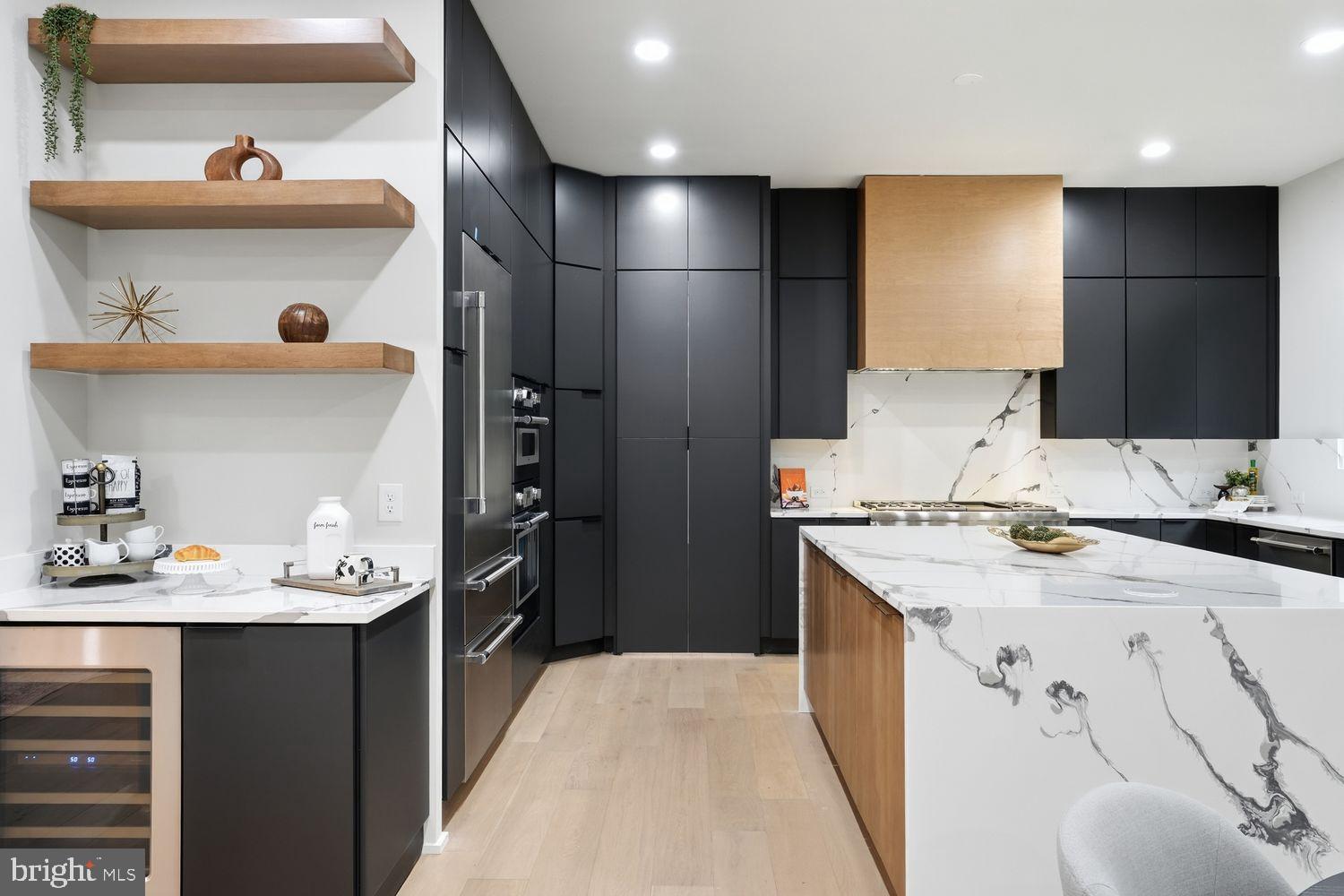 DUNN LORING WOODS - Residential