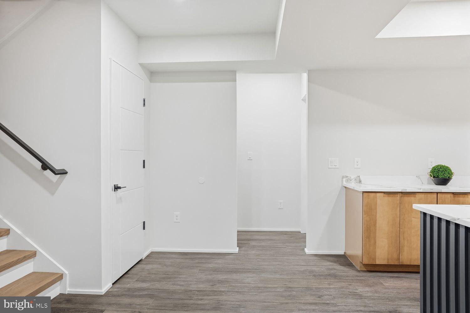 DUNN LORING WOODS - Residential