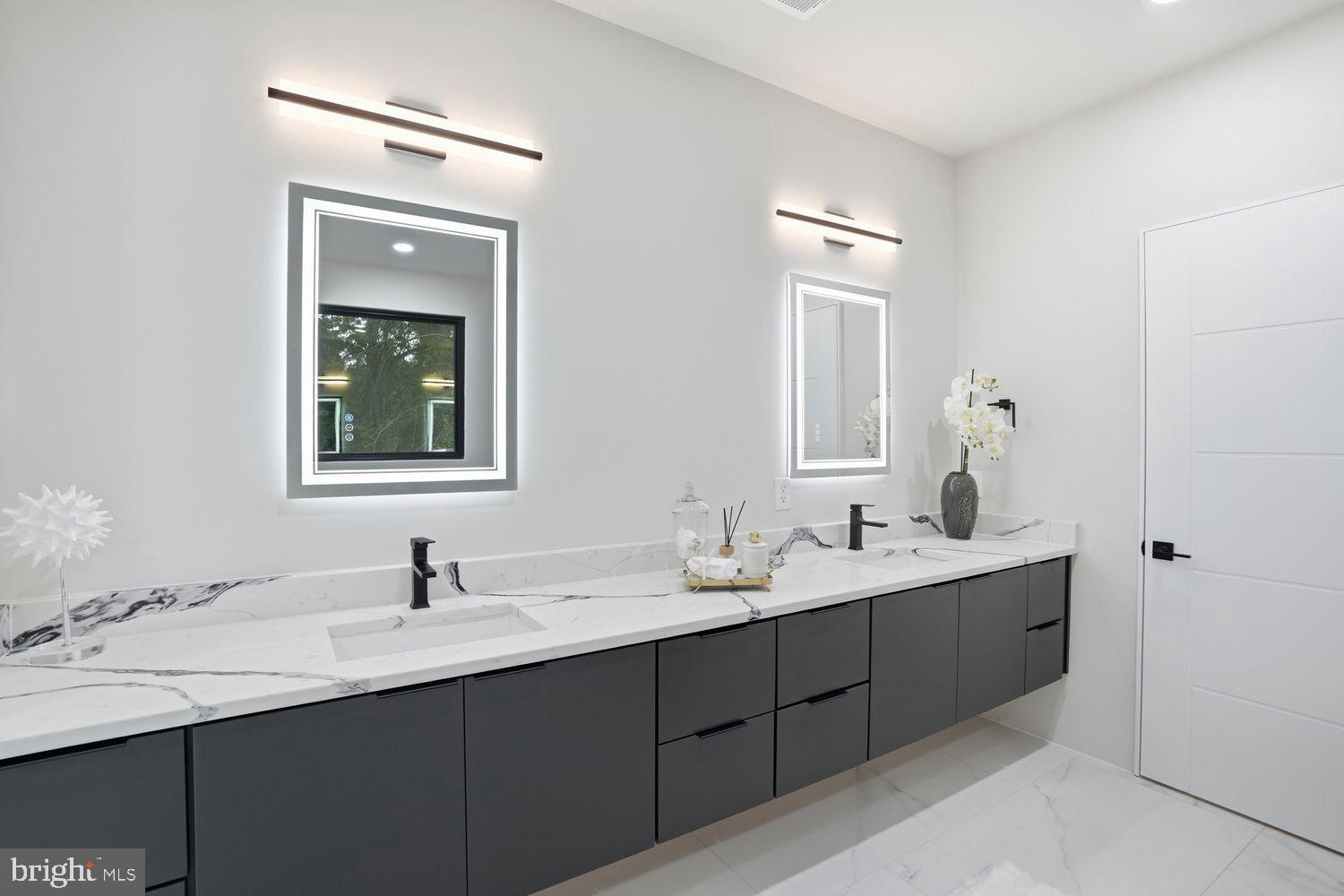 DUNN LORING WOODS - Residential