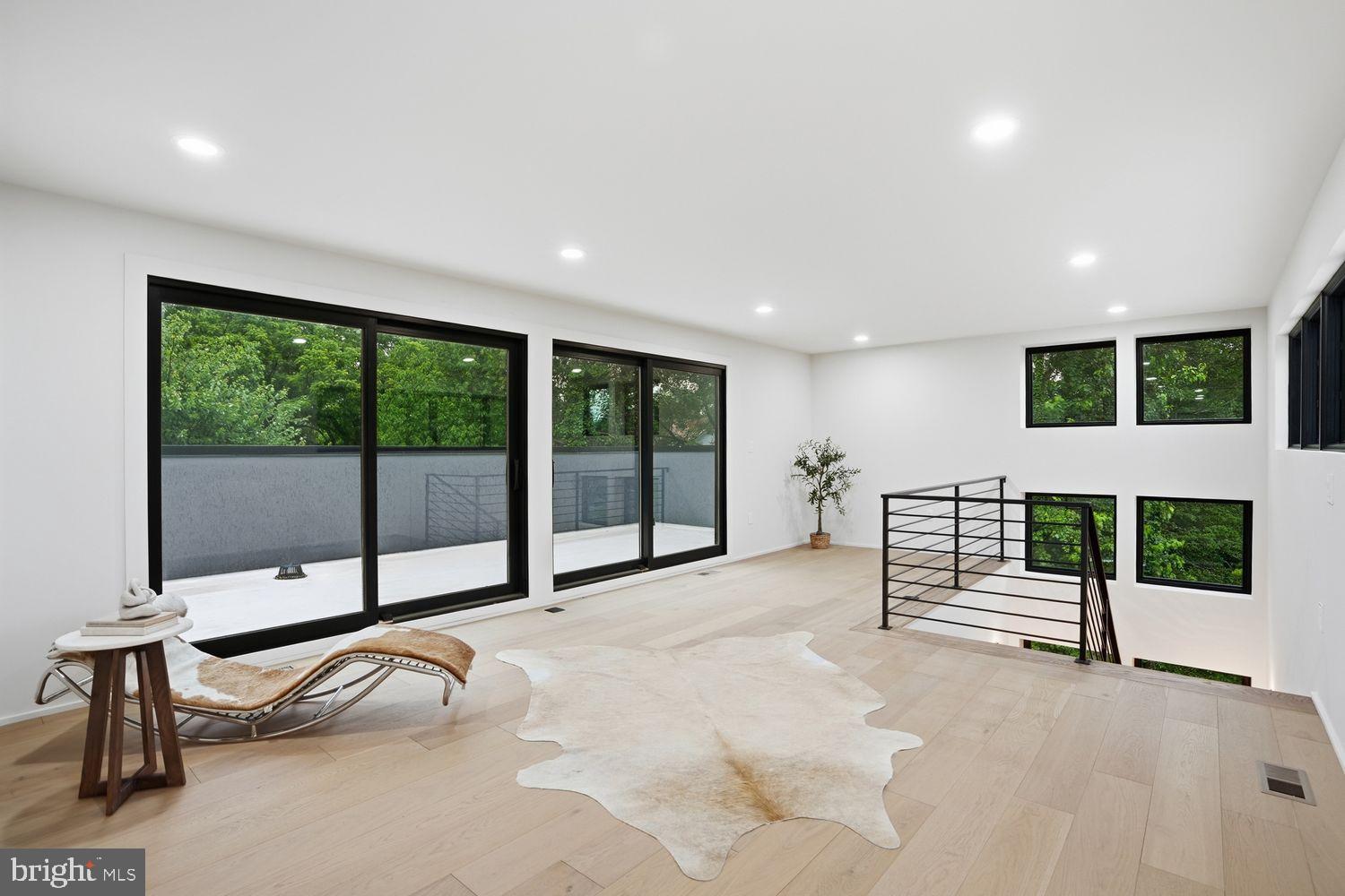 DUNN LORING WOODS - Residential