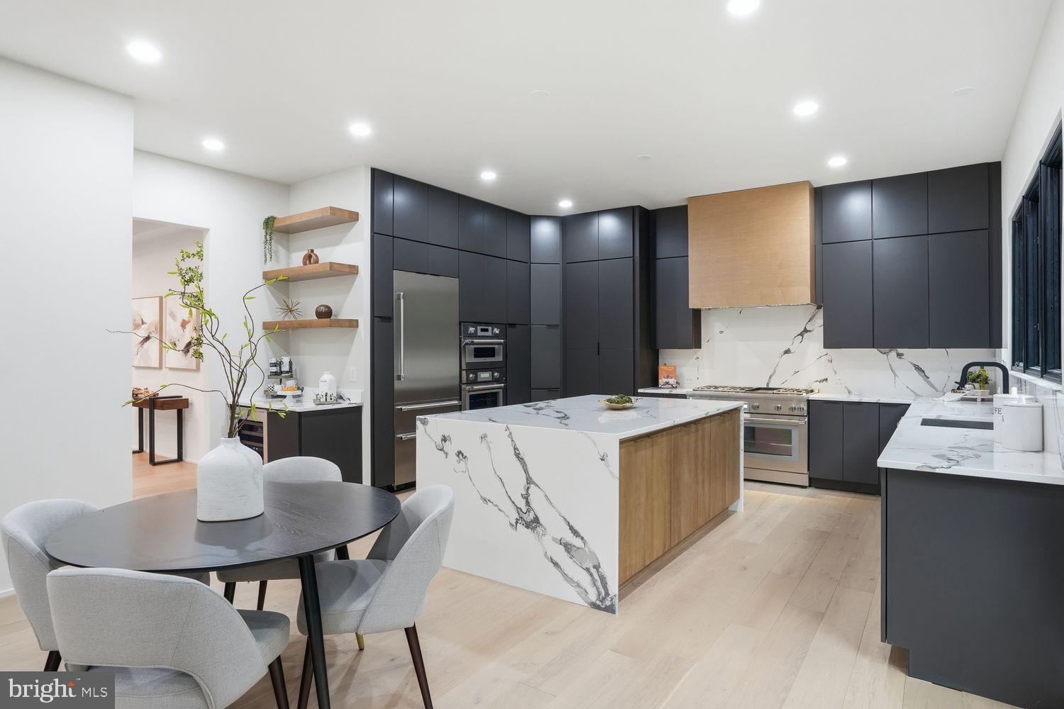 DUNN LORING WOODS - Residential