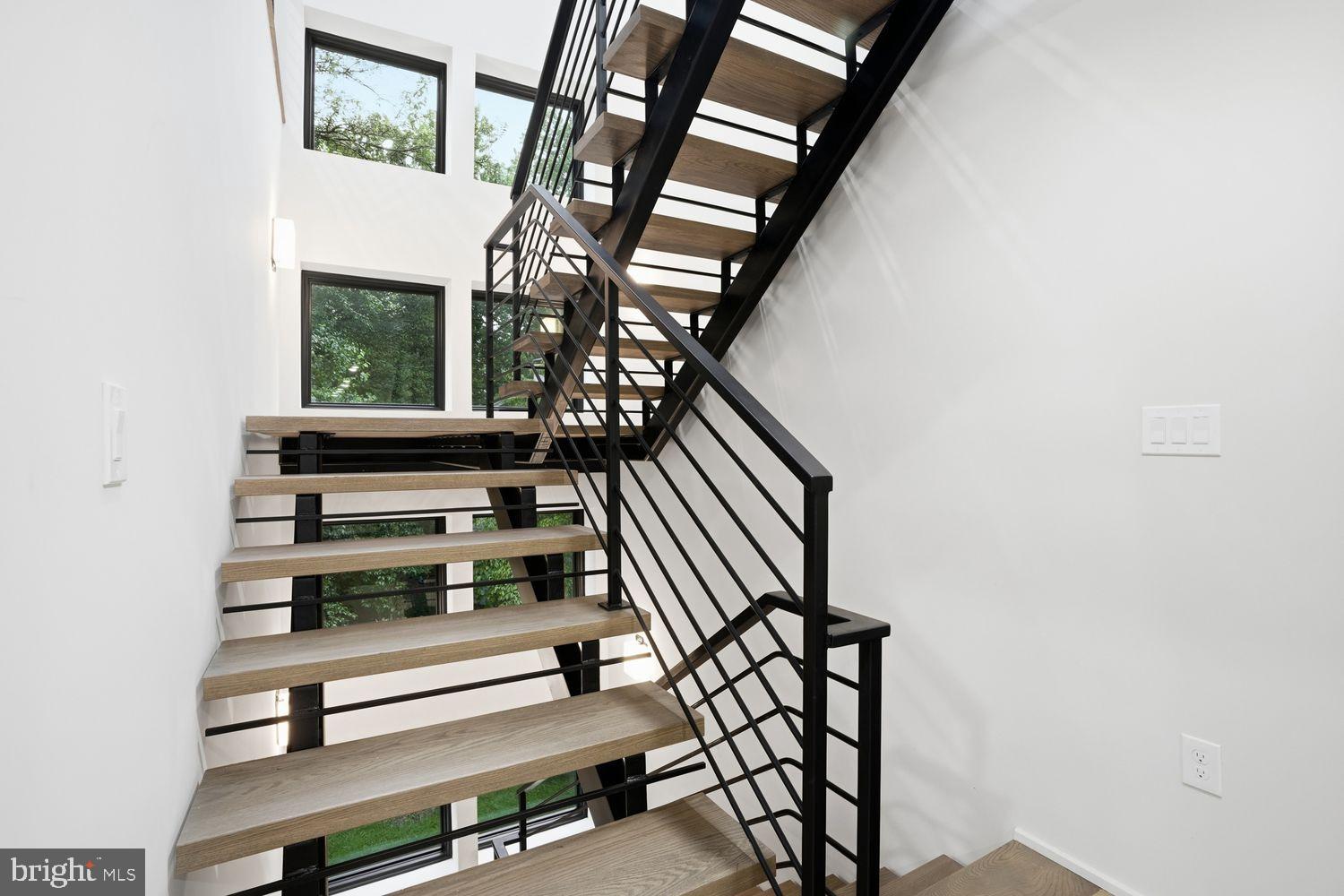 DUNN LORING WOODS - Residential