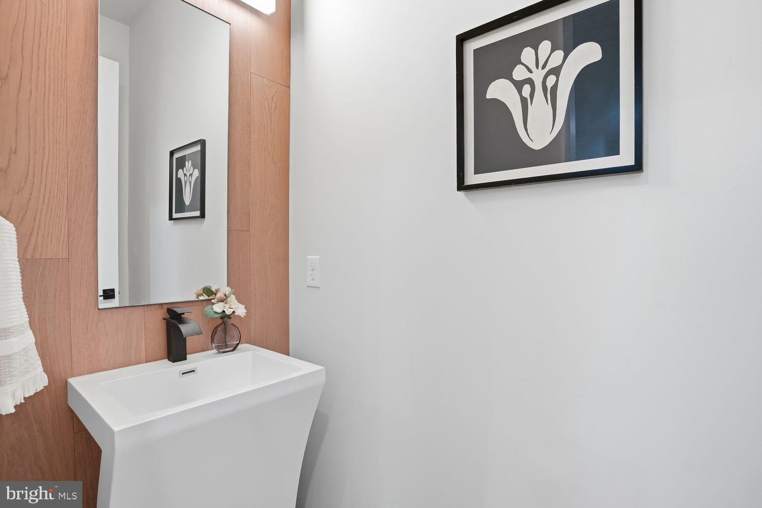 DUNN LORING WOODS - Residential