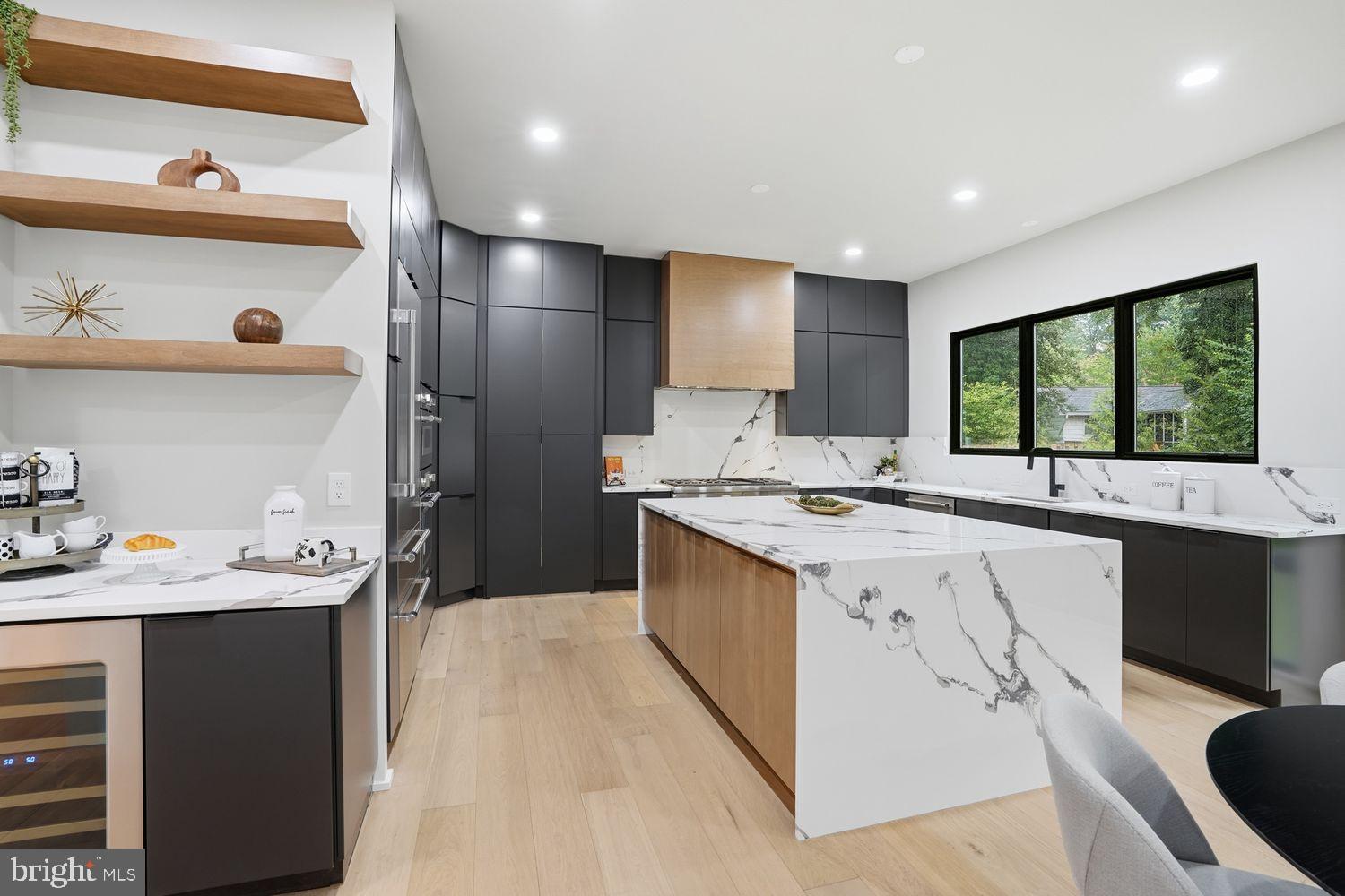 DUNN LORING WOODS - Residential