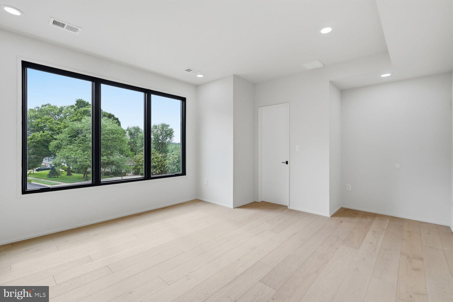 DUNN LORING WOODS - Residential