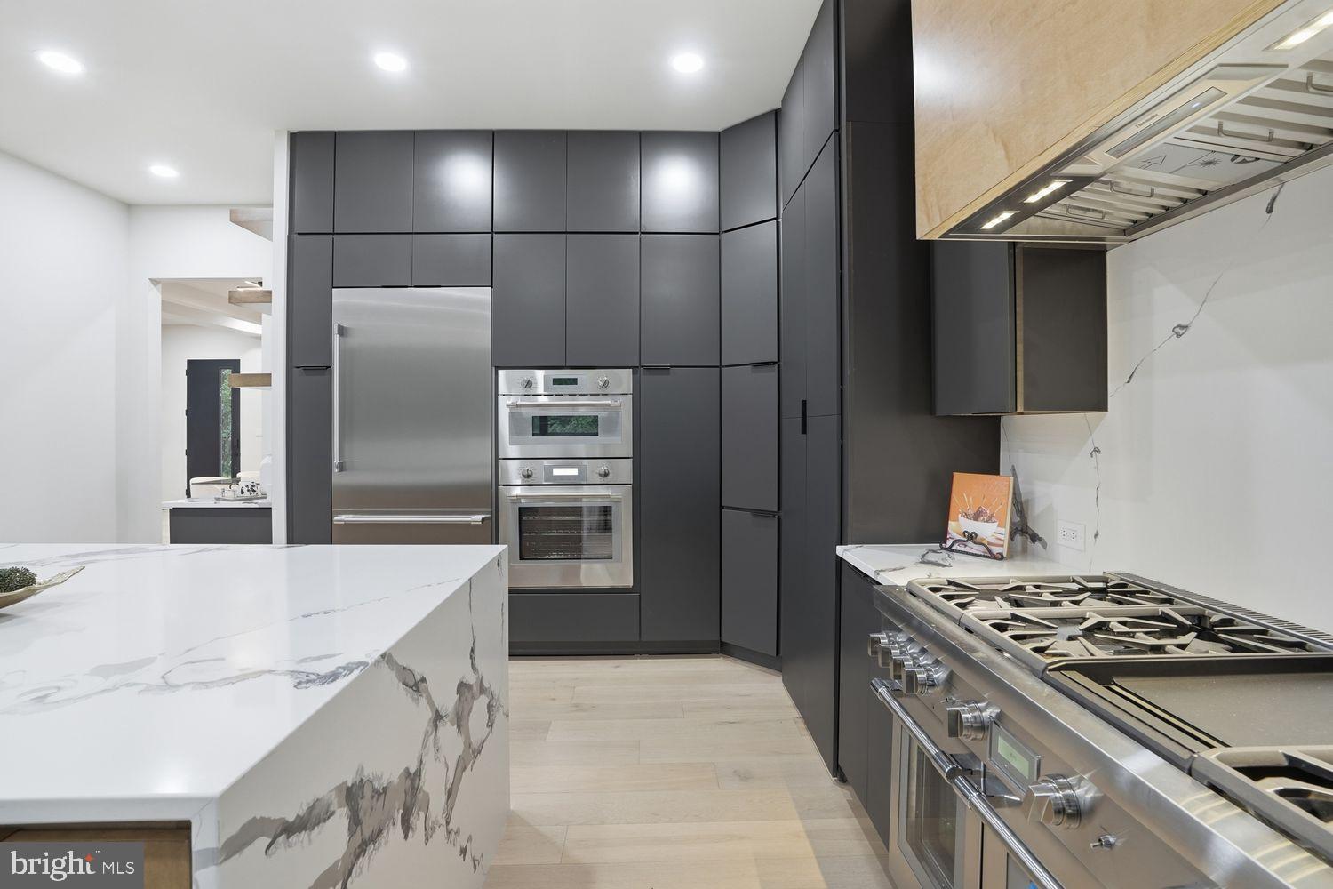 DUNN LORING WOODS - Residential