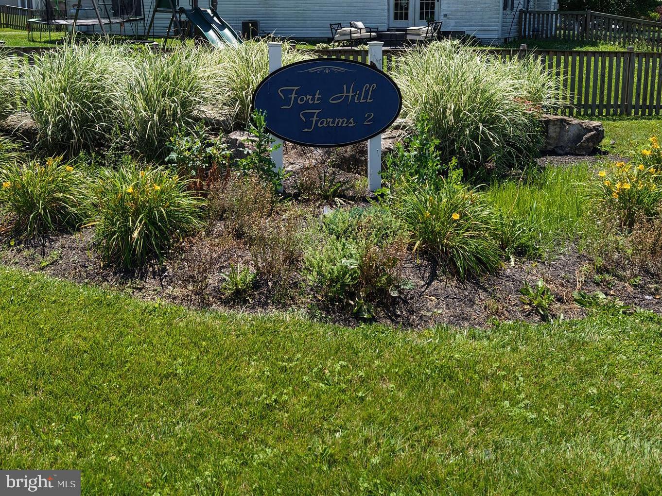 FORT HILL FARMS - Residential