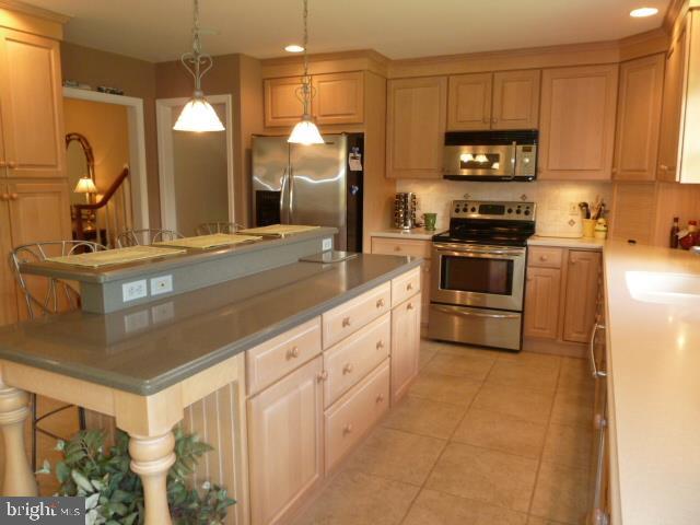 YORK TWP - Residential