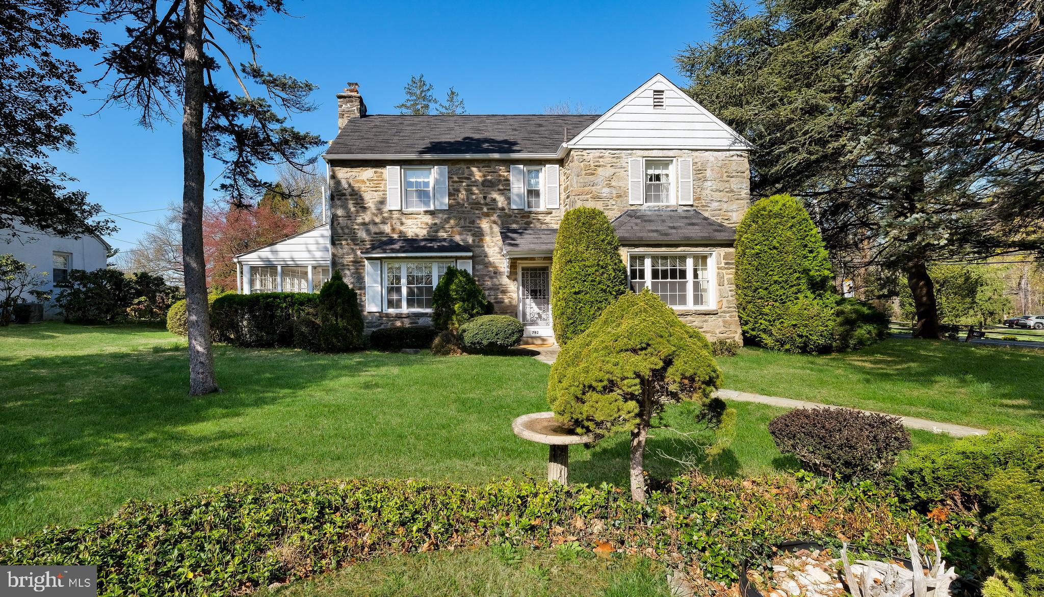 MEADOWBROOK - Residential