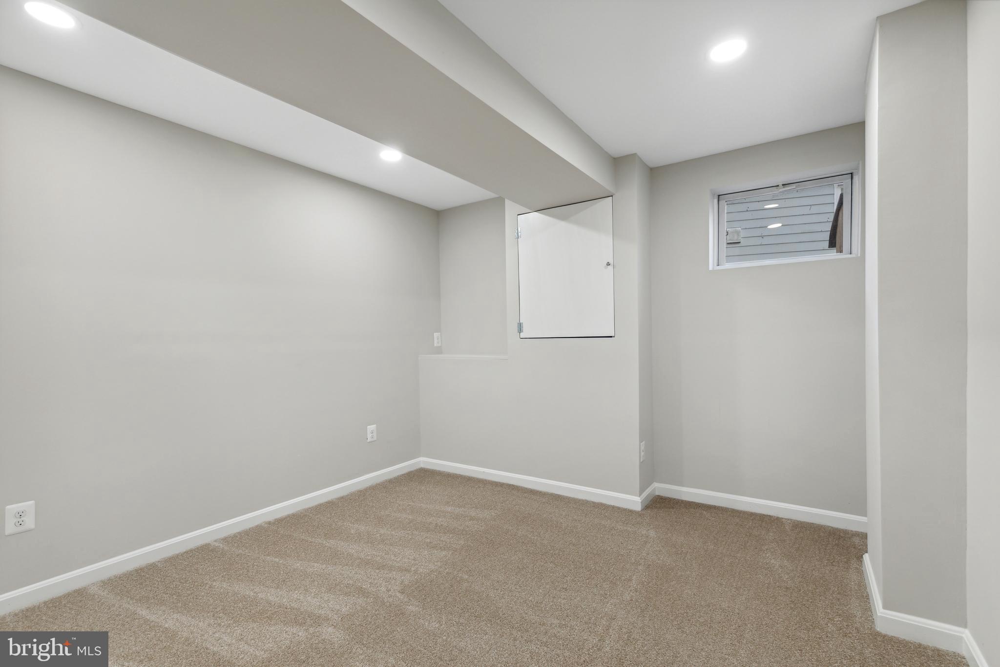 ROCK CREEK PALISADES - Residential