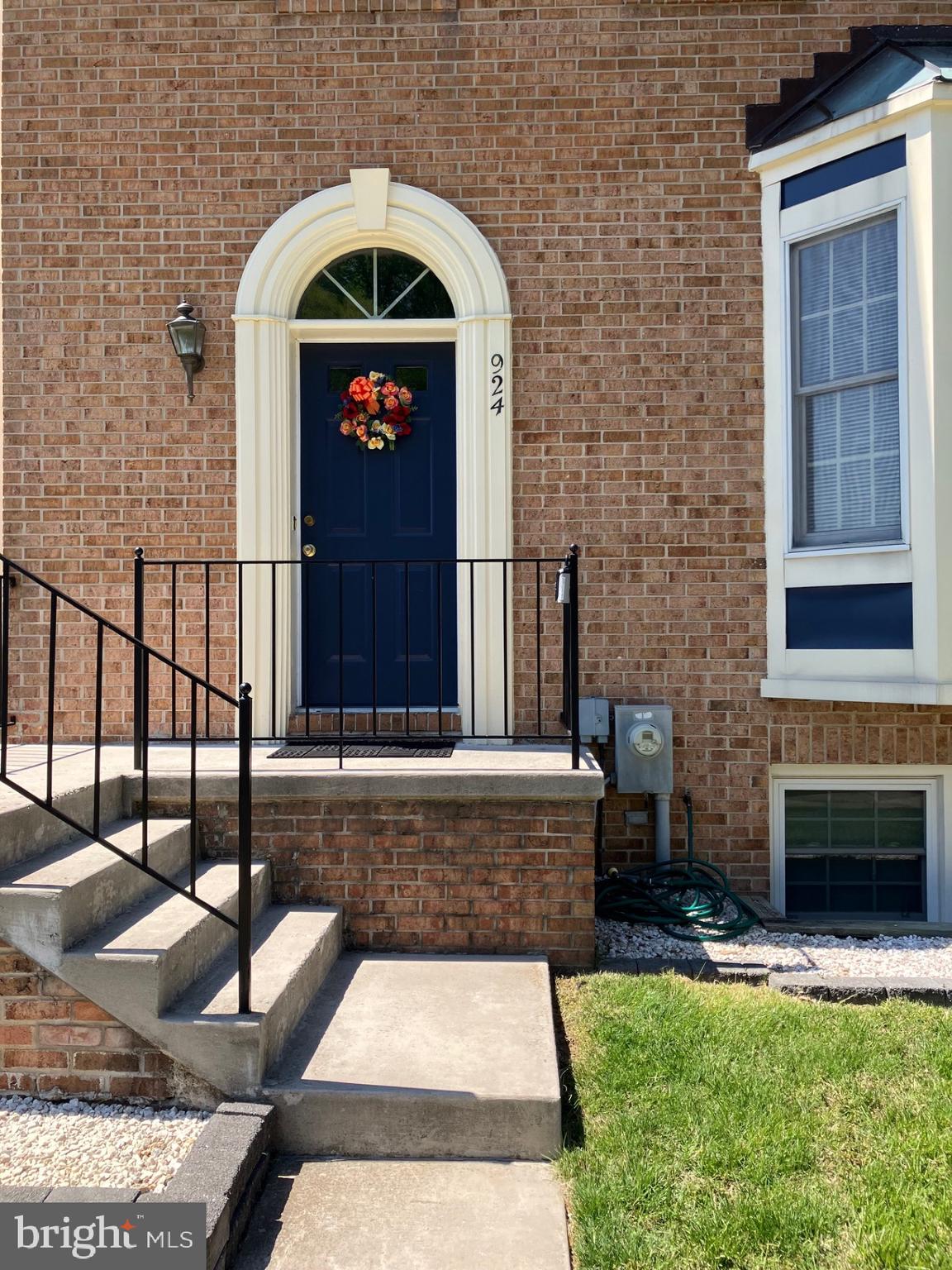 SOUTH HAMPTON - Residential