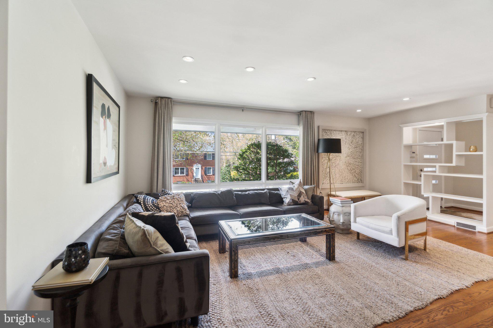 GOLF CLUB MANOR - Residential