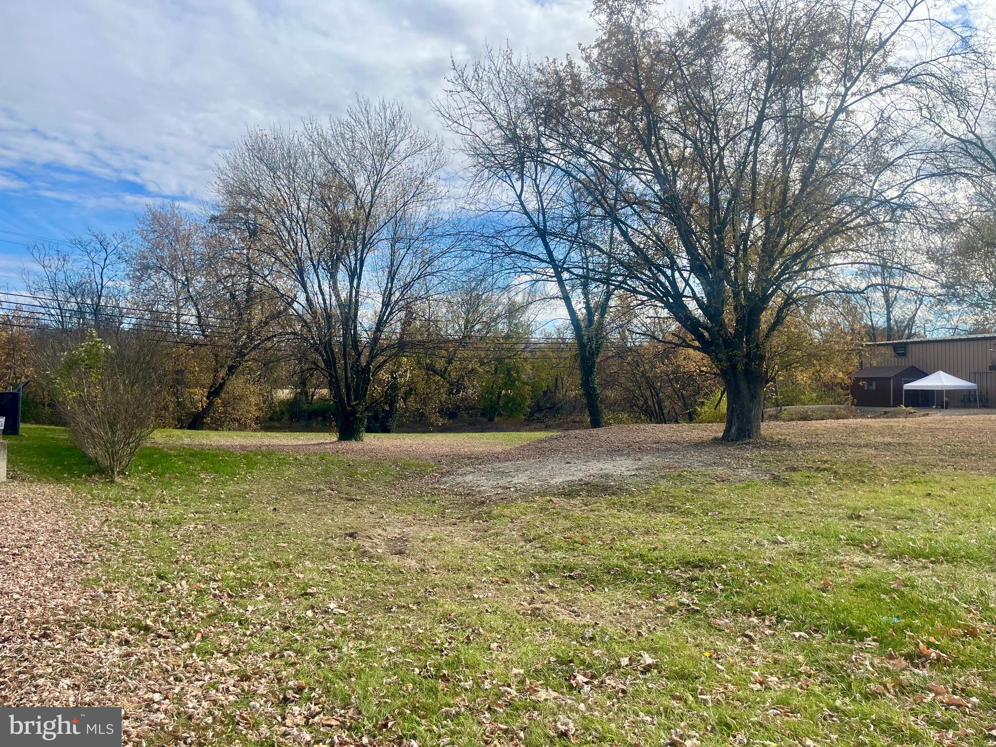 Developers wanted for this exceptional piece of property in Selinsgrove Borough. Situated along Penns Creek, this double lot offers a peaceful setting with views of the water. A land development plan has already been completed.