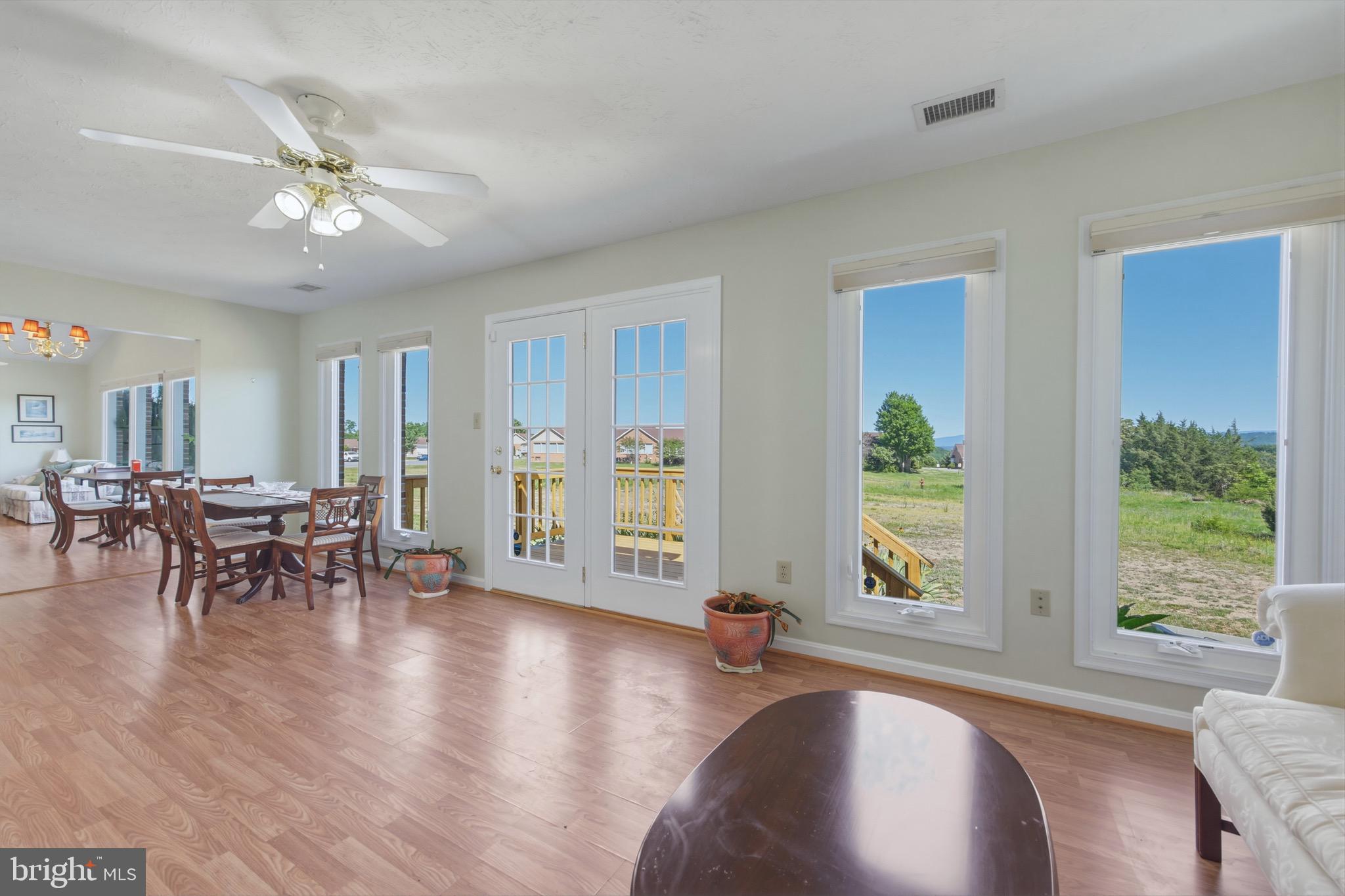 SIGNAL KNOLLS - Residential