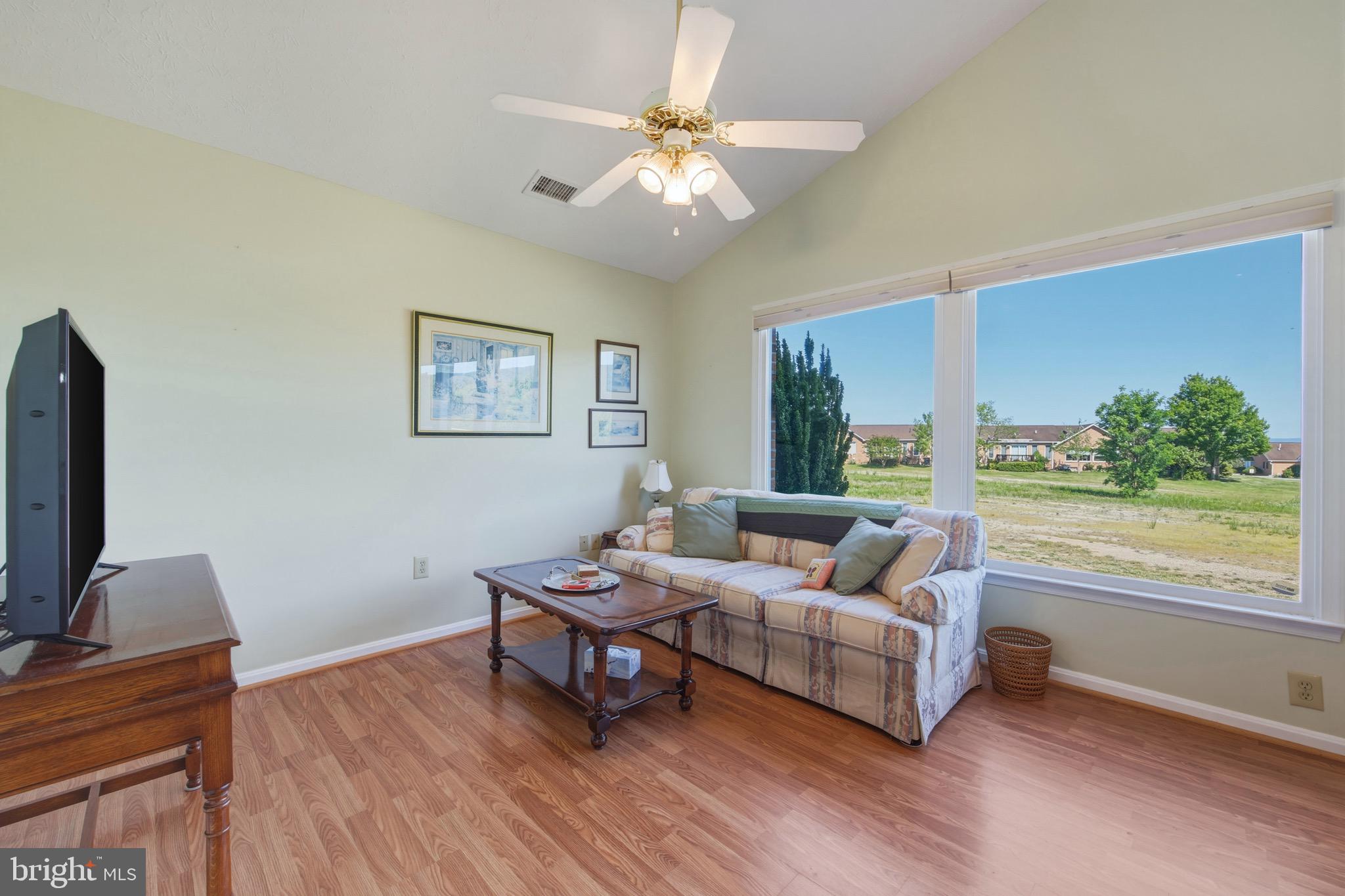 SIGNAL KNOLLS - Residential