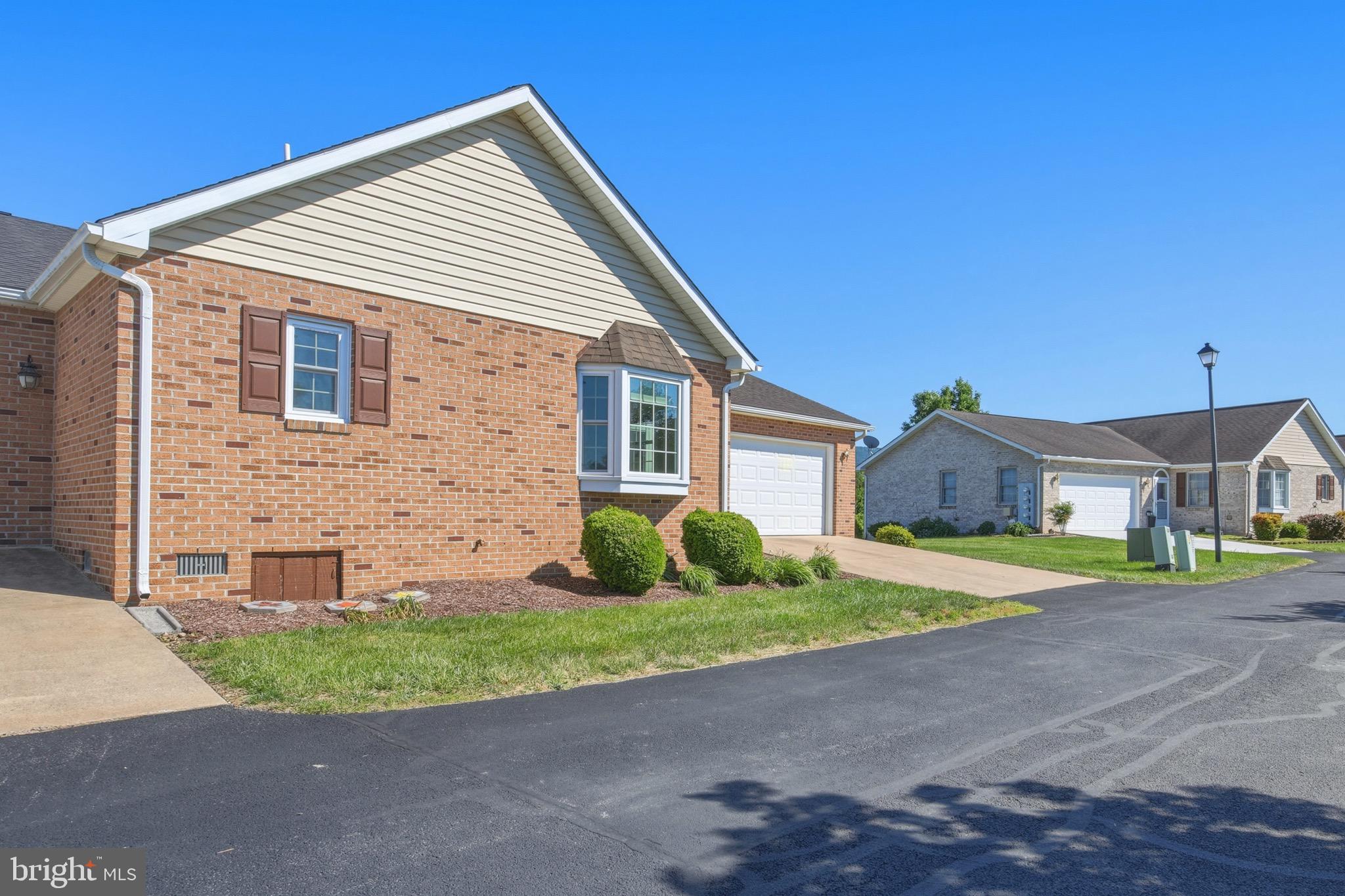 SIGNAL KNOLLS - Residential