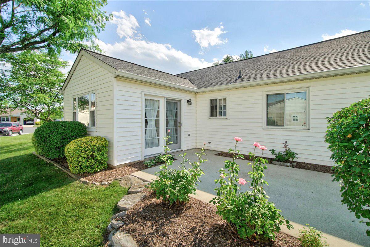 CRESTWOOD VILLAGE - Residential