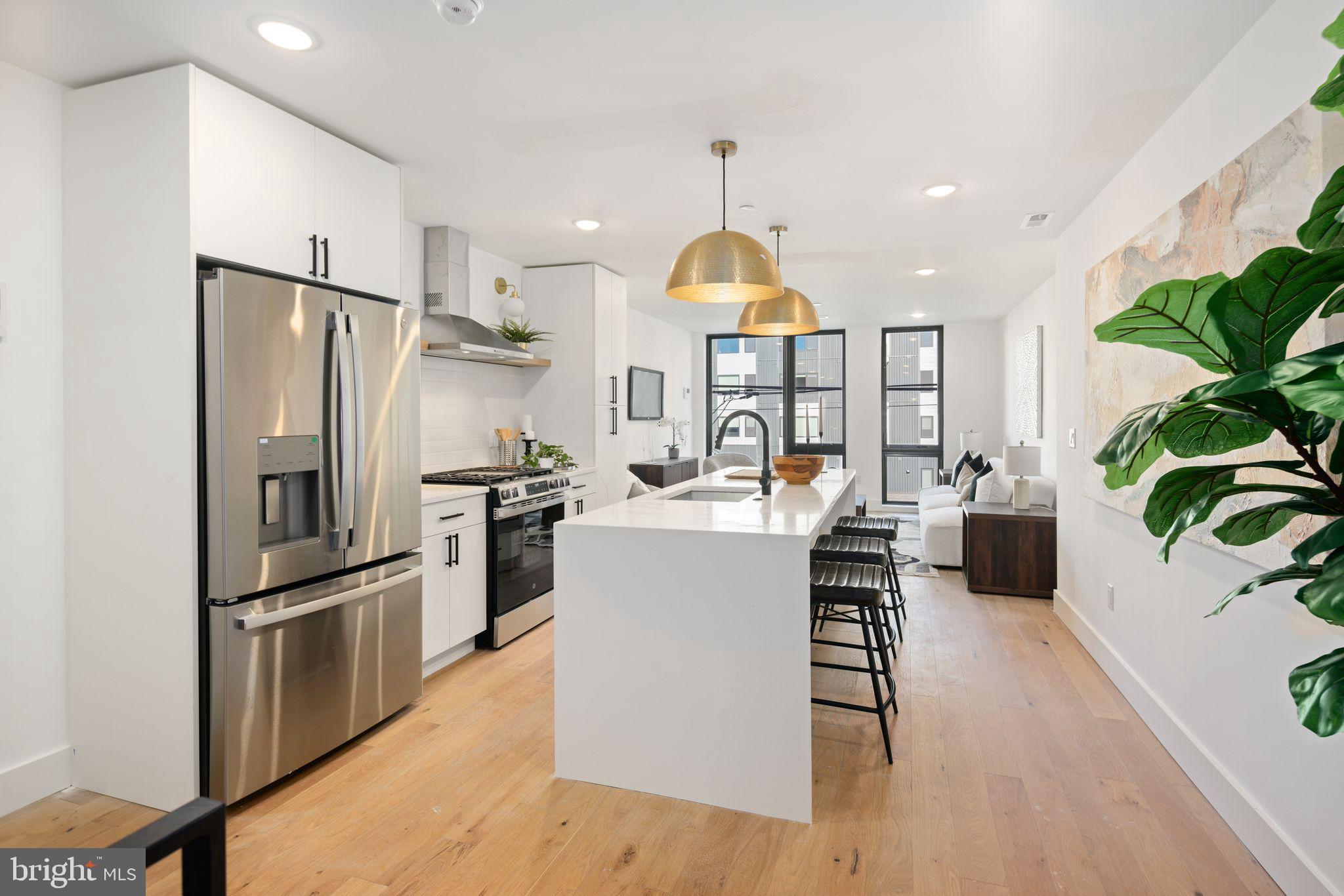 EAST KENSINGTON - Residential