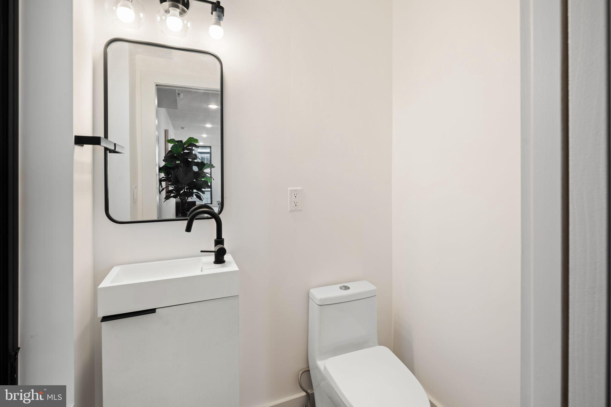 EAST KENSINGTON - Residential