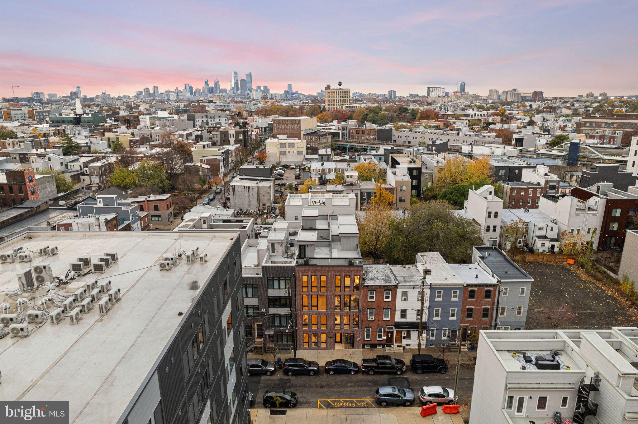 EAST KENSINGTON - Residential